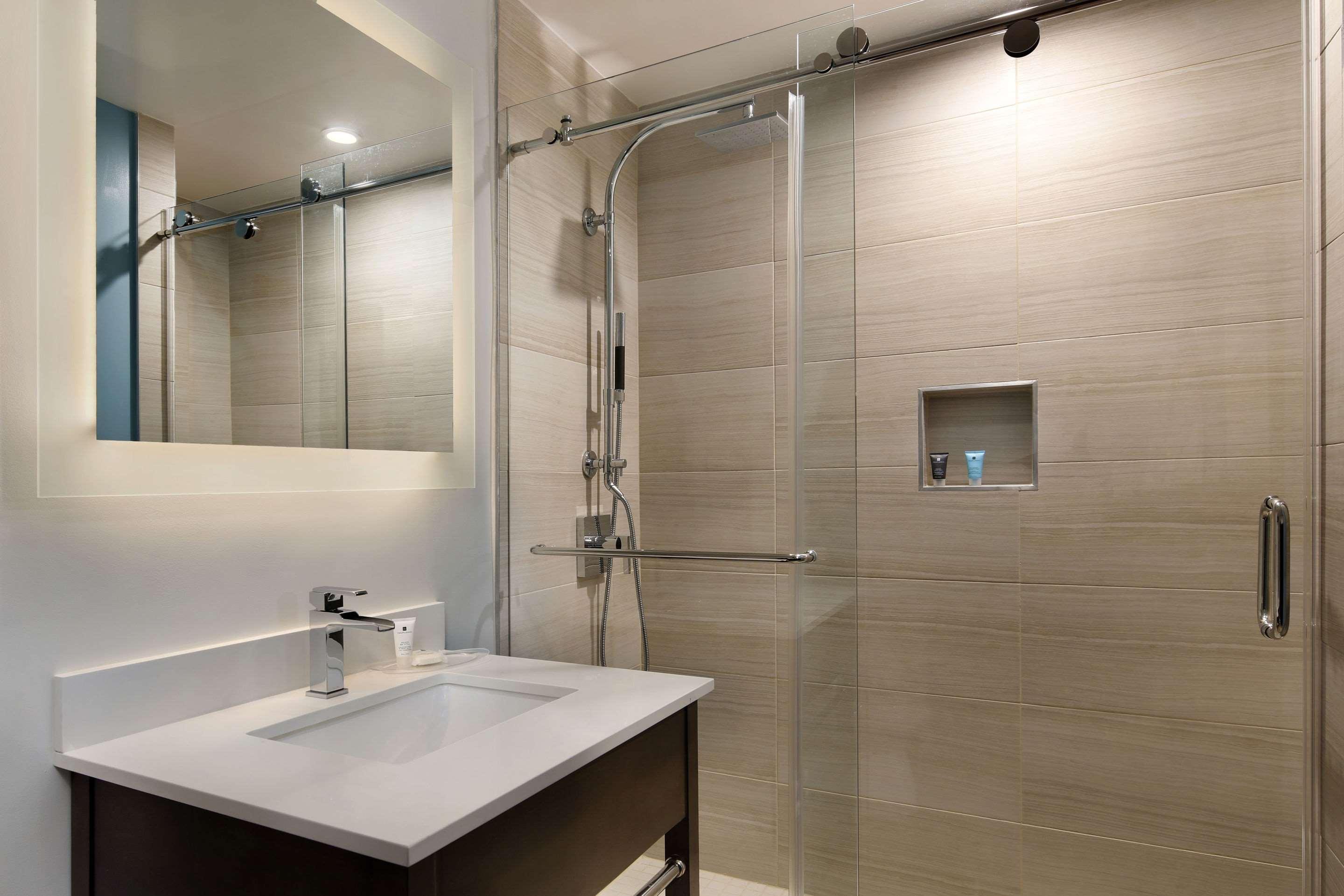 Double King Bed Non Smoking