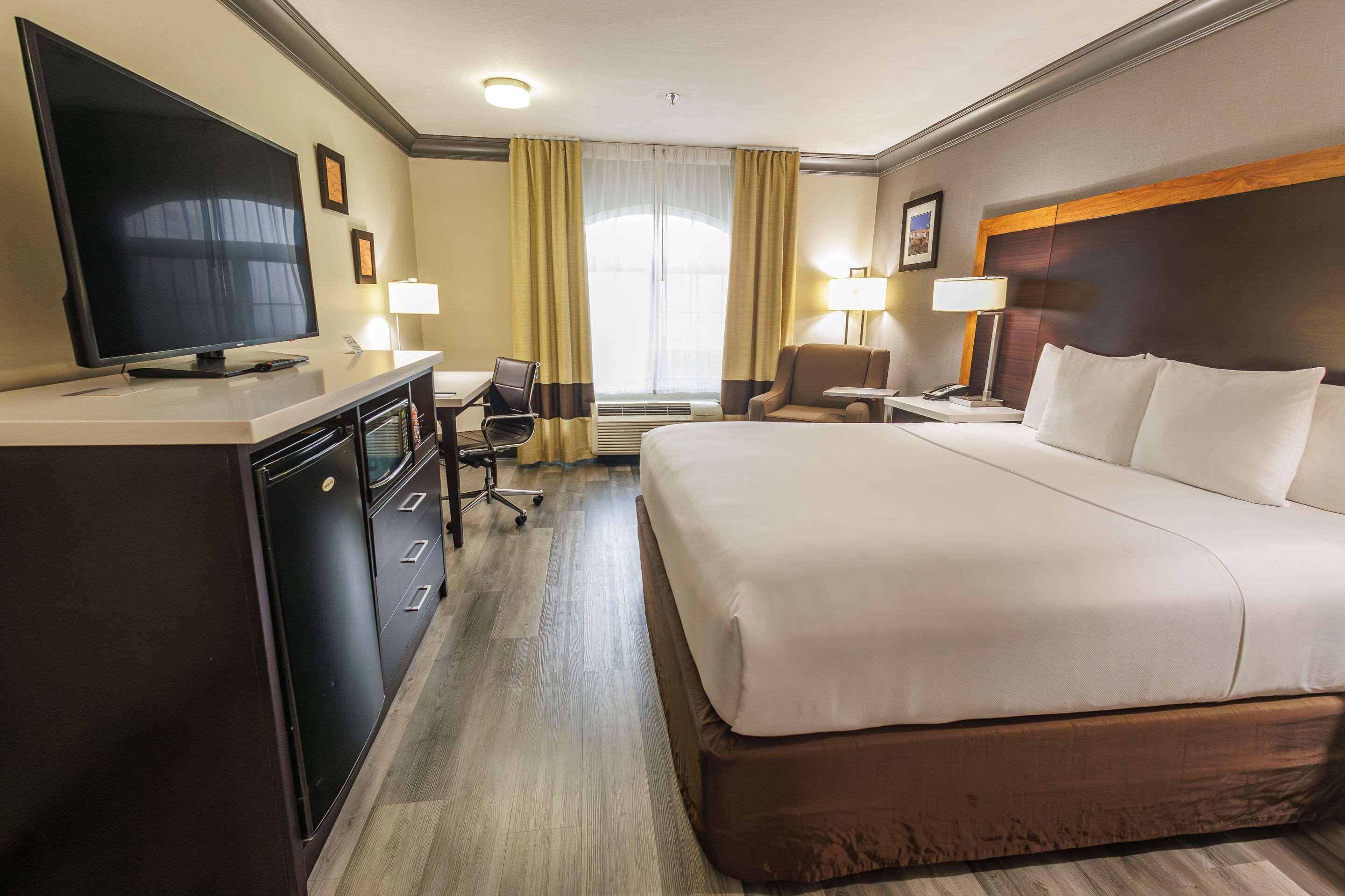 Double King Bed Non Smoking