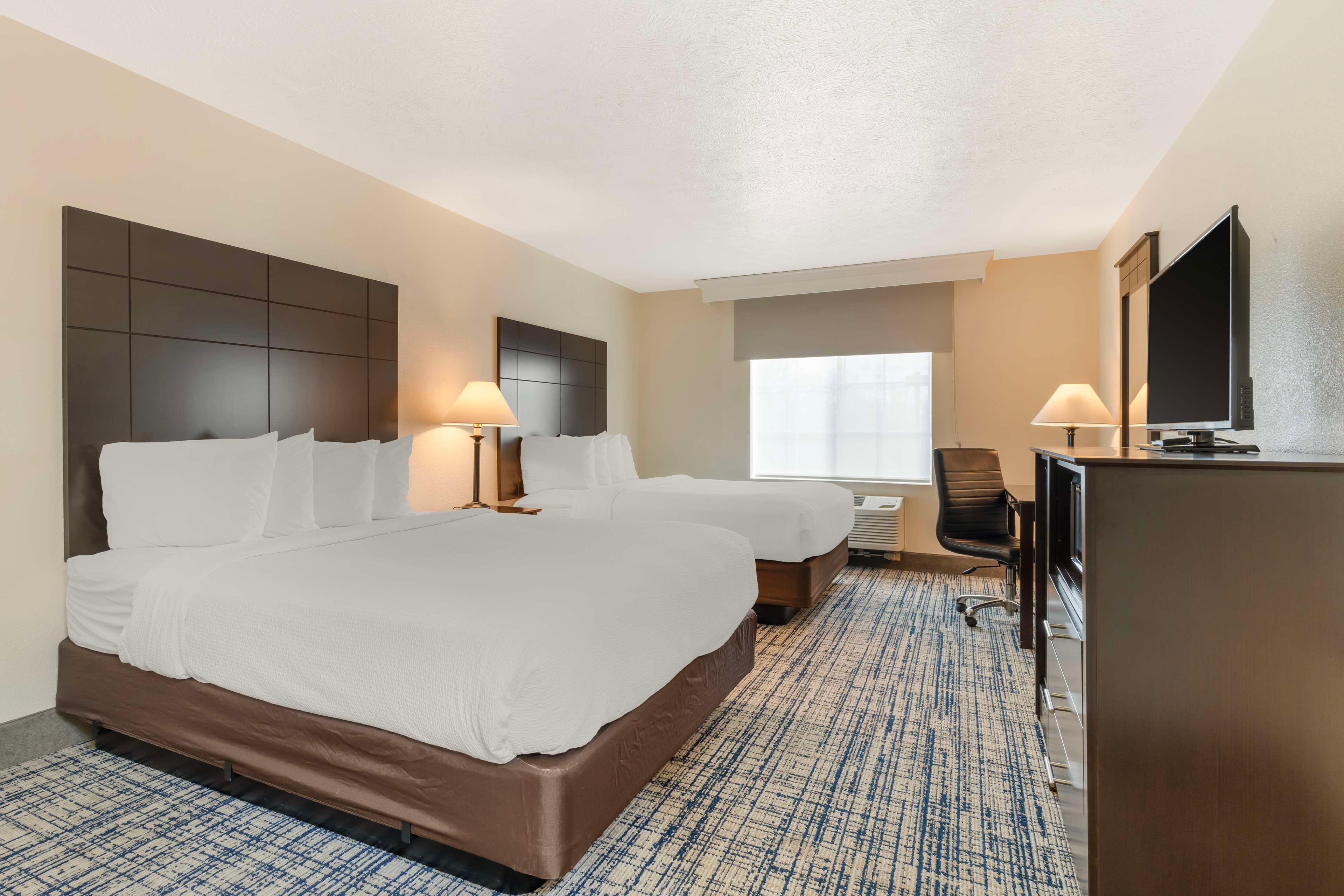 Suite Two Queen Beds Non Smoking