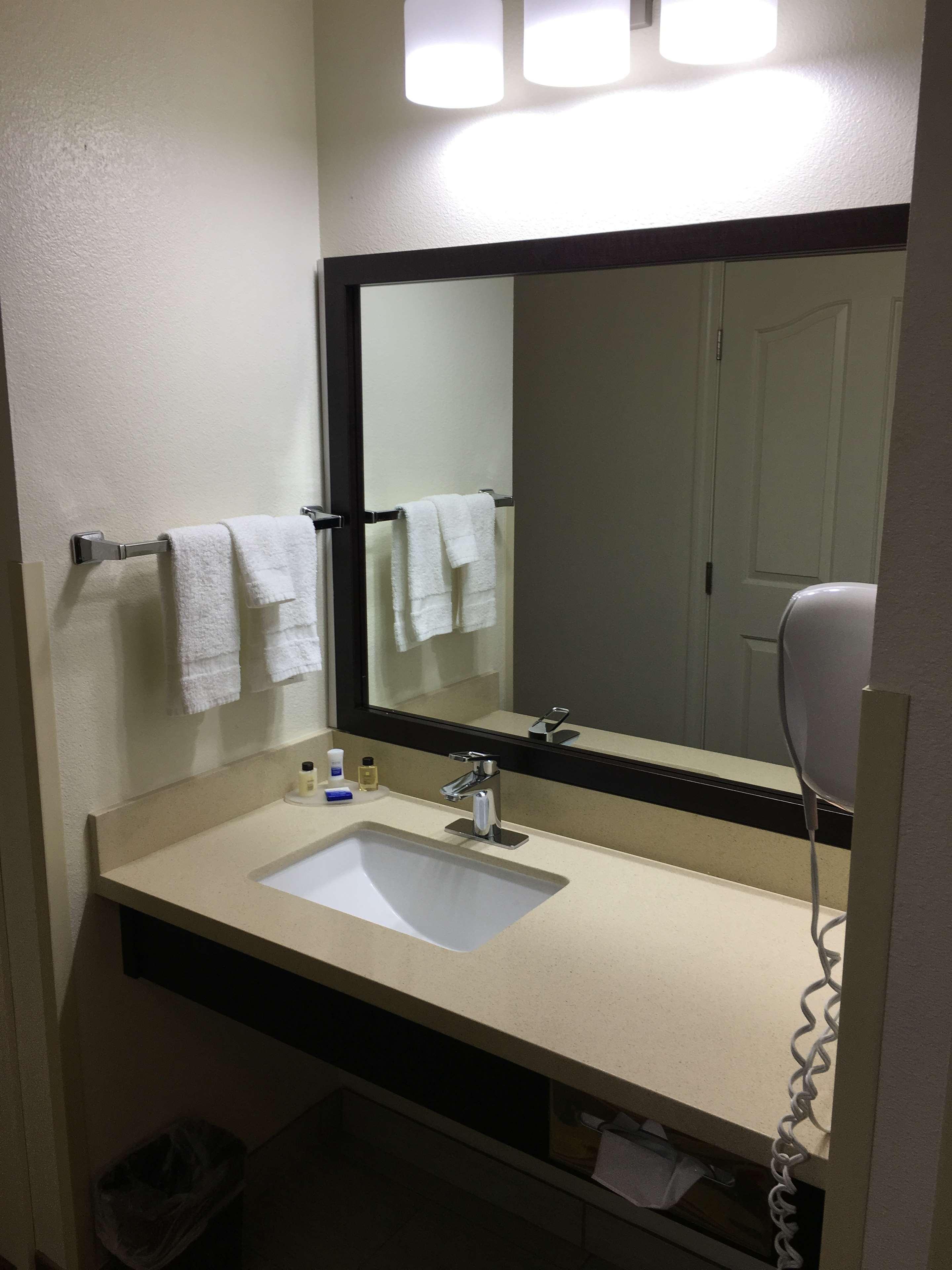 Suite Business King Bed