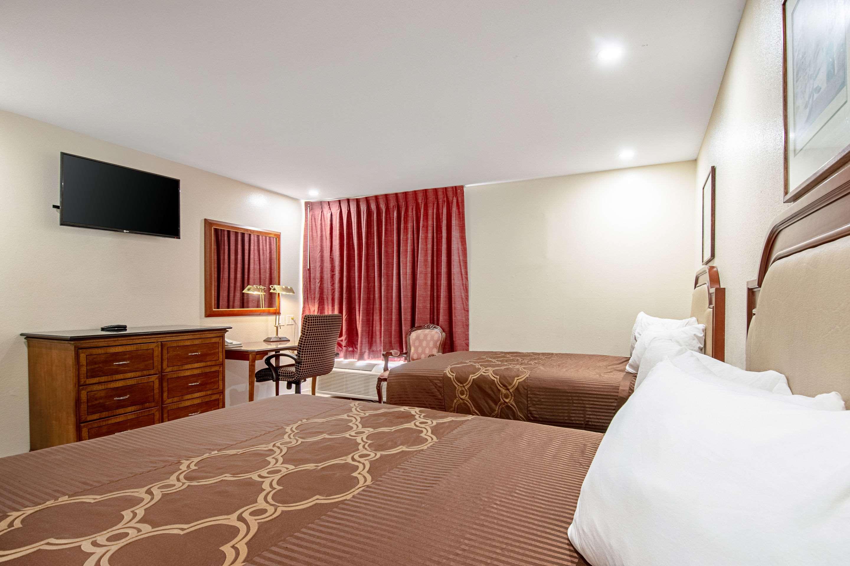 Double Two Queen Beds Non Smoking