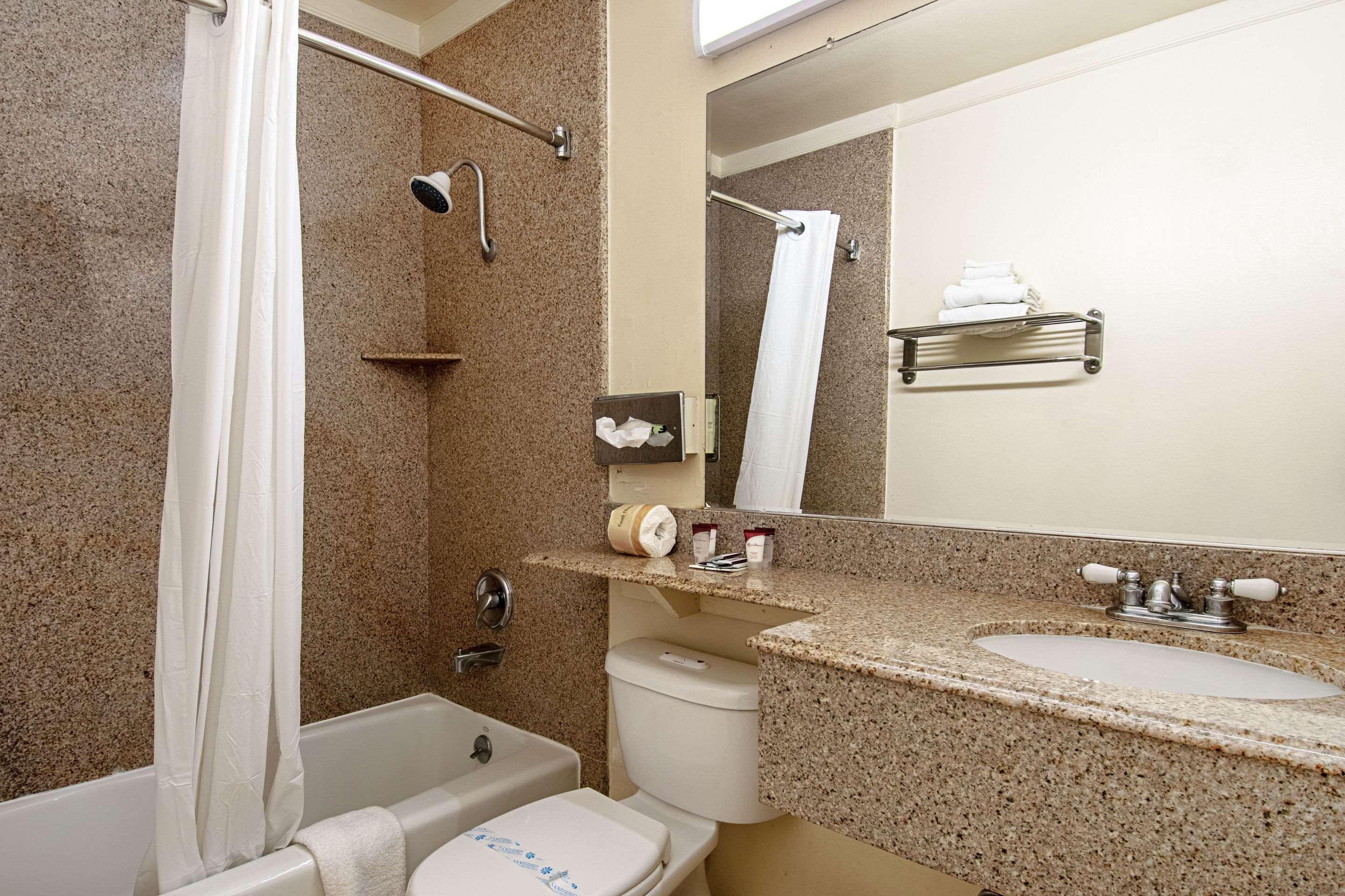 Double King Bed Non Smoking