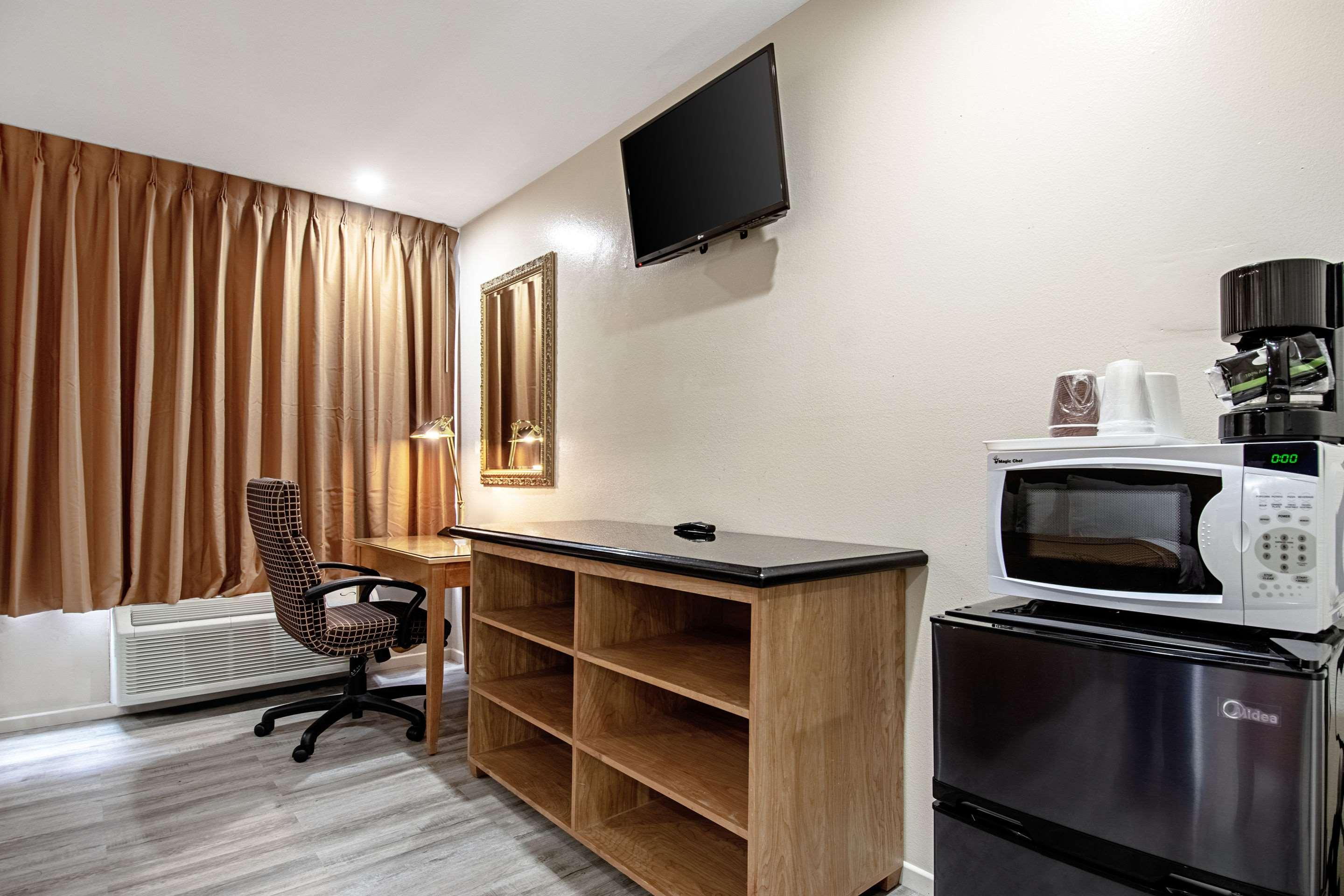 Double King Bed Non Smoking