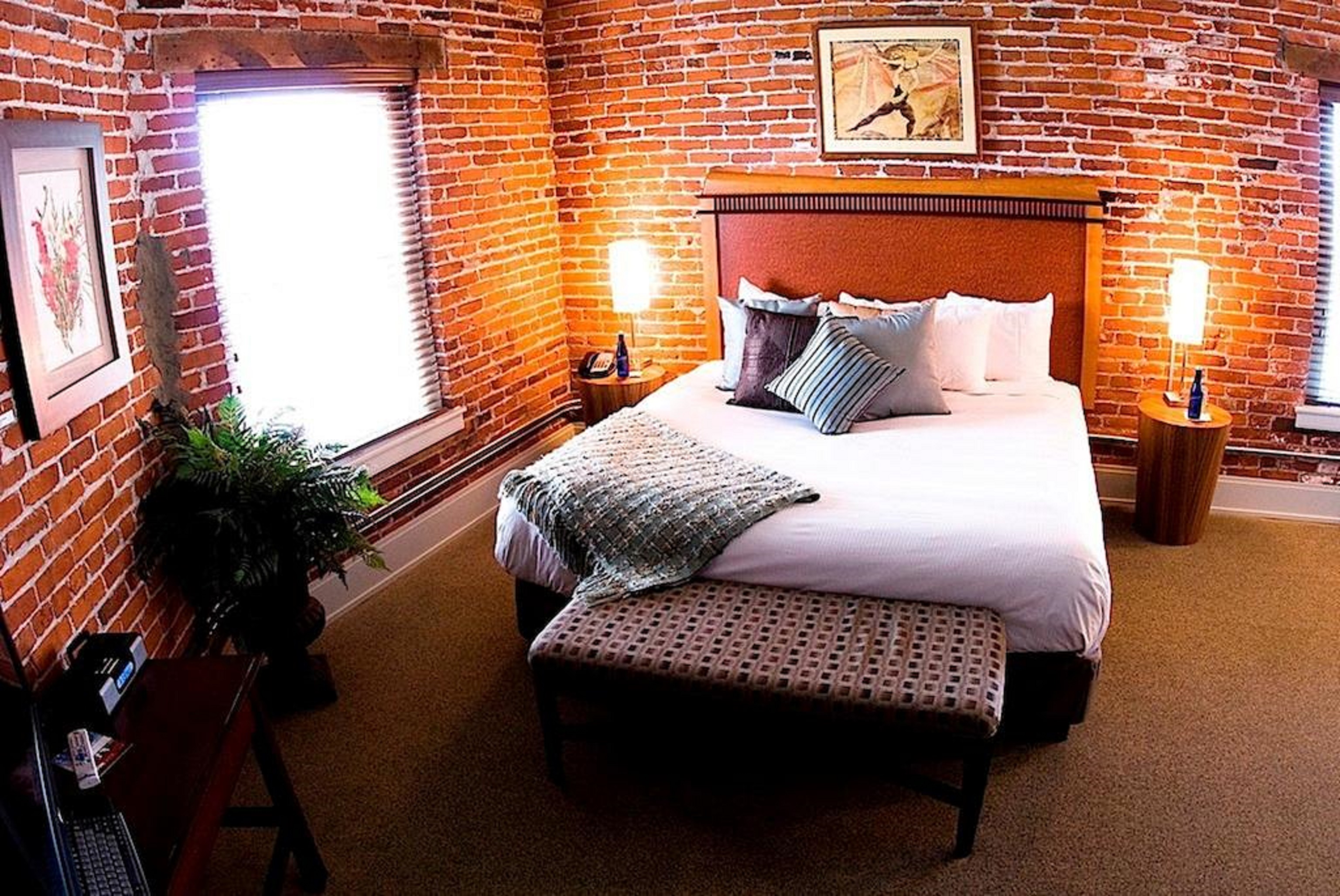 Studio Queen Size Bed