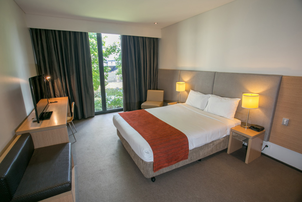 Double Deluxe Queen Bed