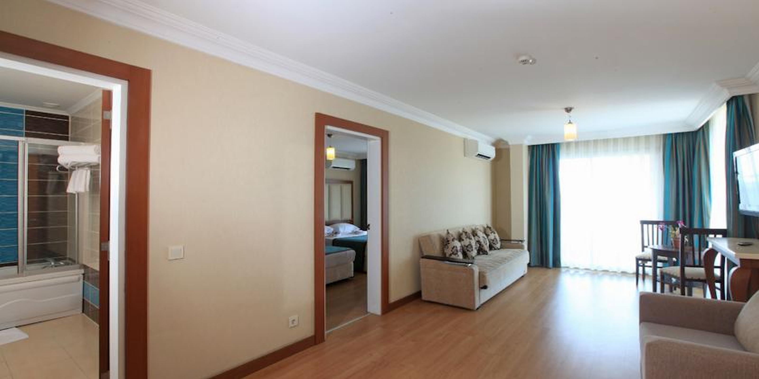 Family Room Connecting Room