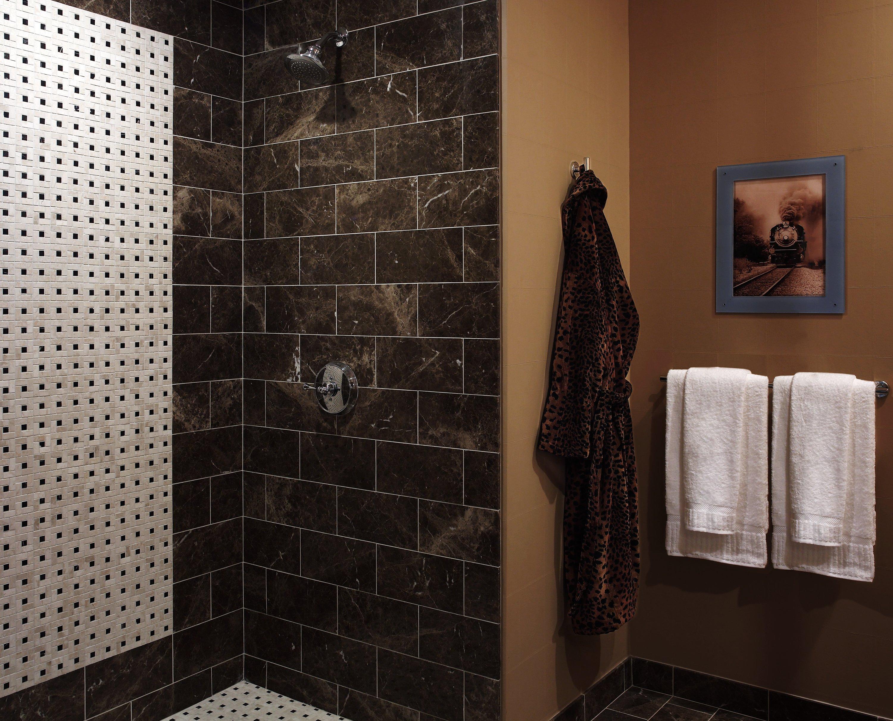 Double Deluxe King Bed