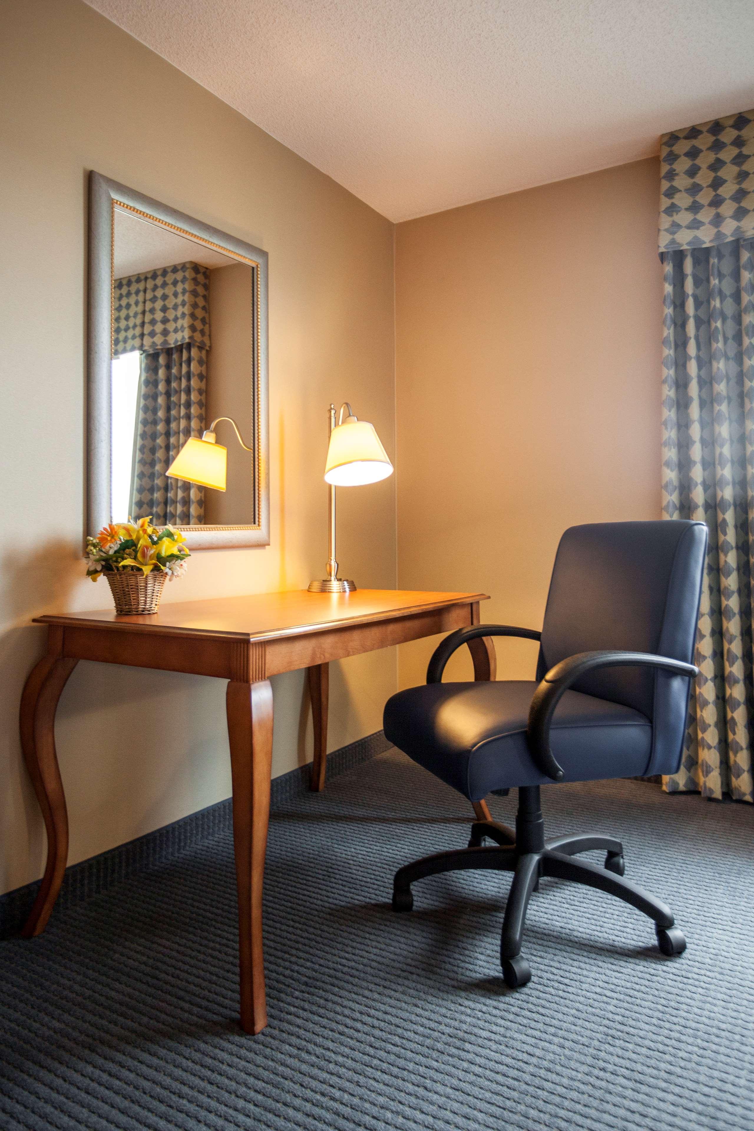 Double Two Queen Beds Non Smoking