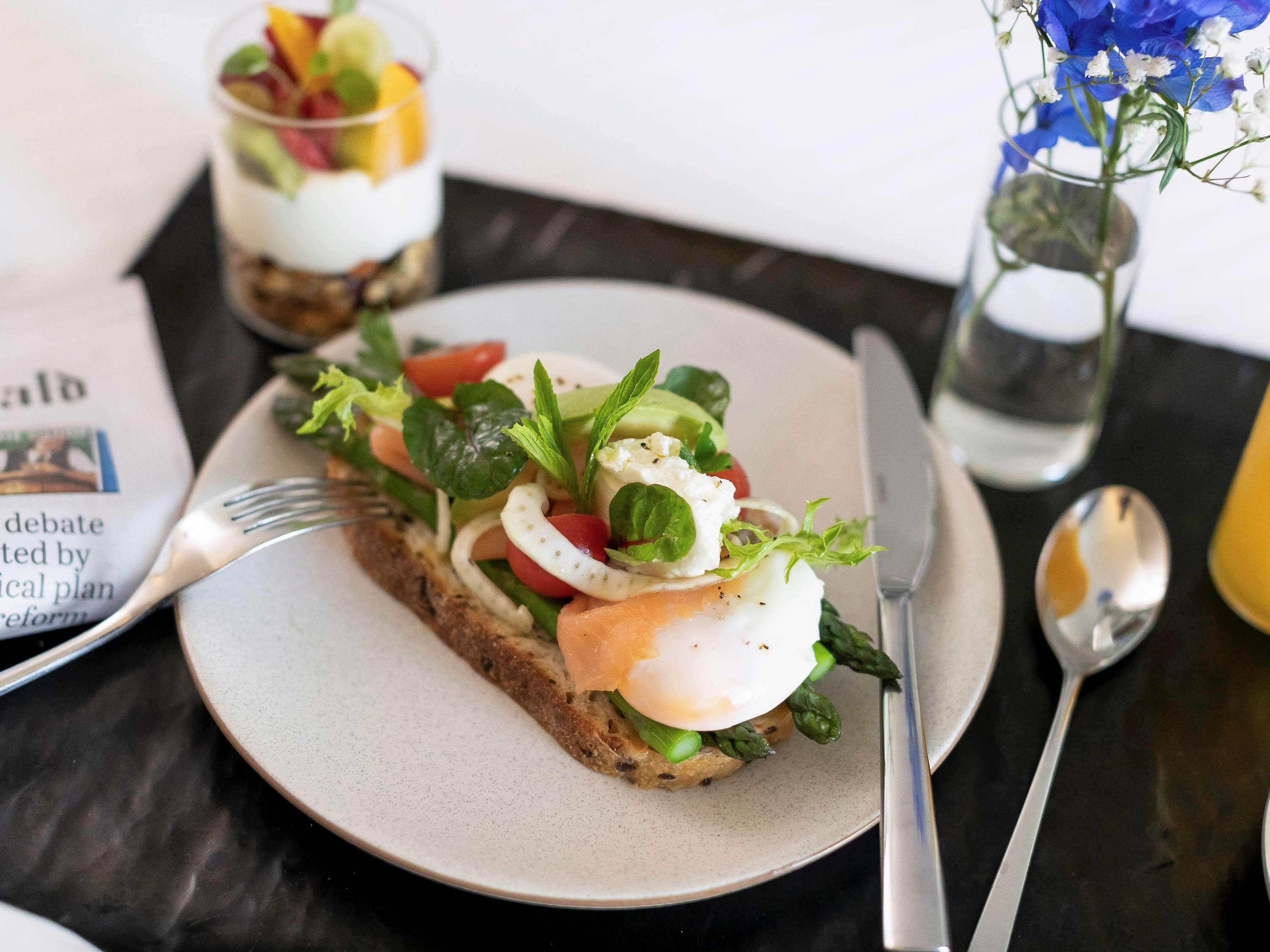 Double Deluxe Two Queen Beds