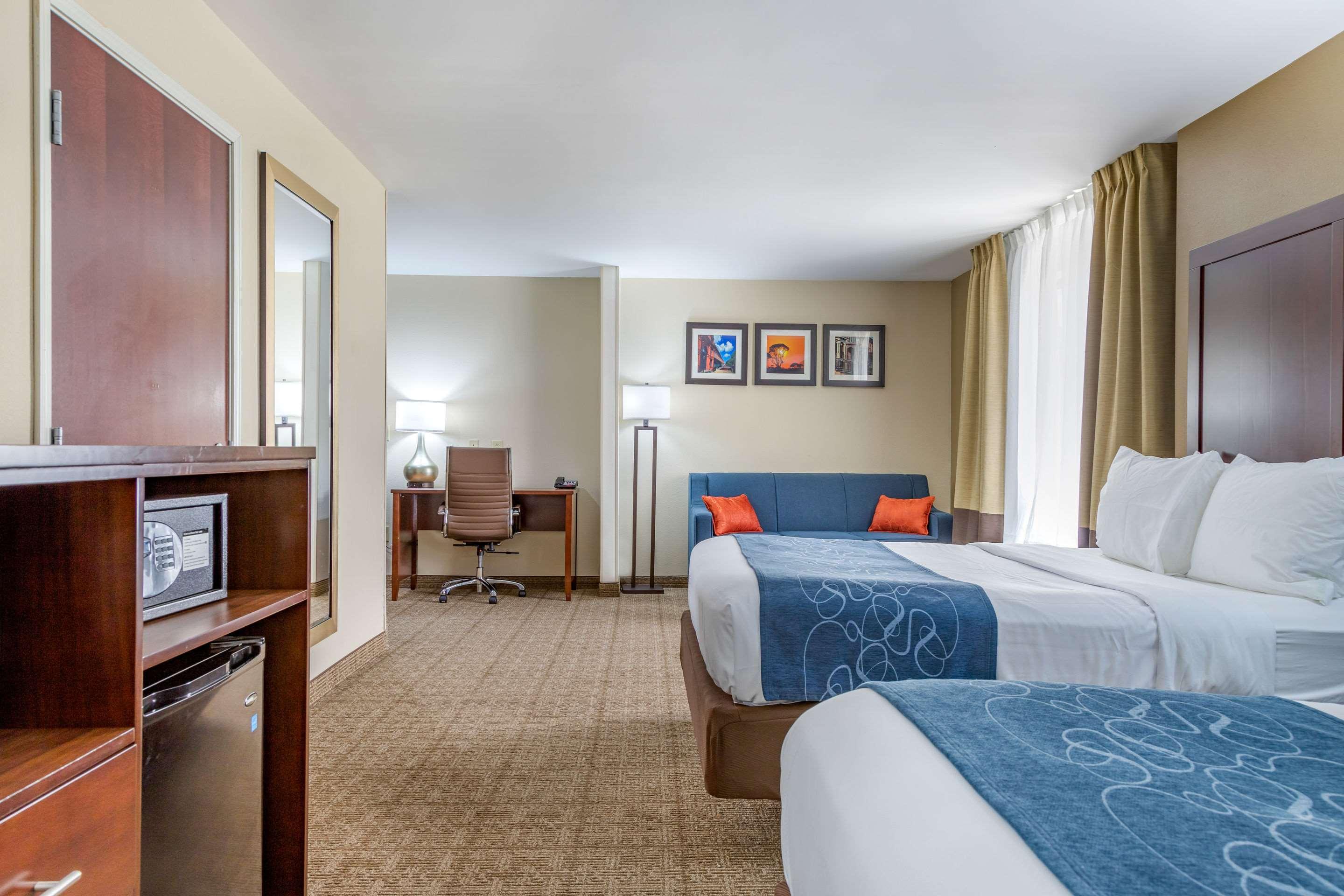 Suite Two Queen Beds Non Smoking