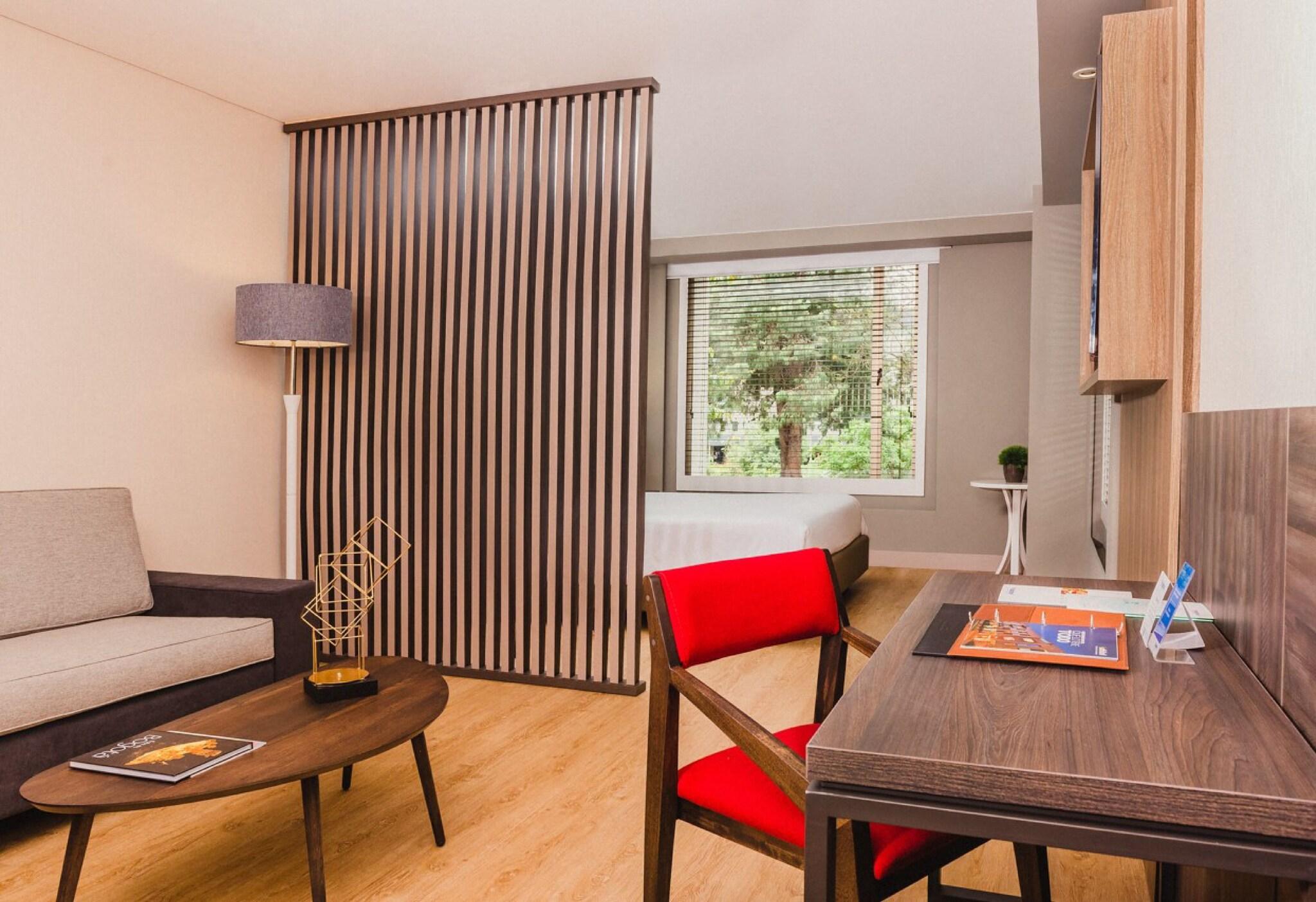 Junior Suite Queen Size Bed