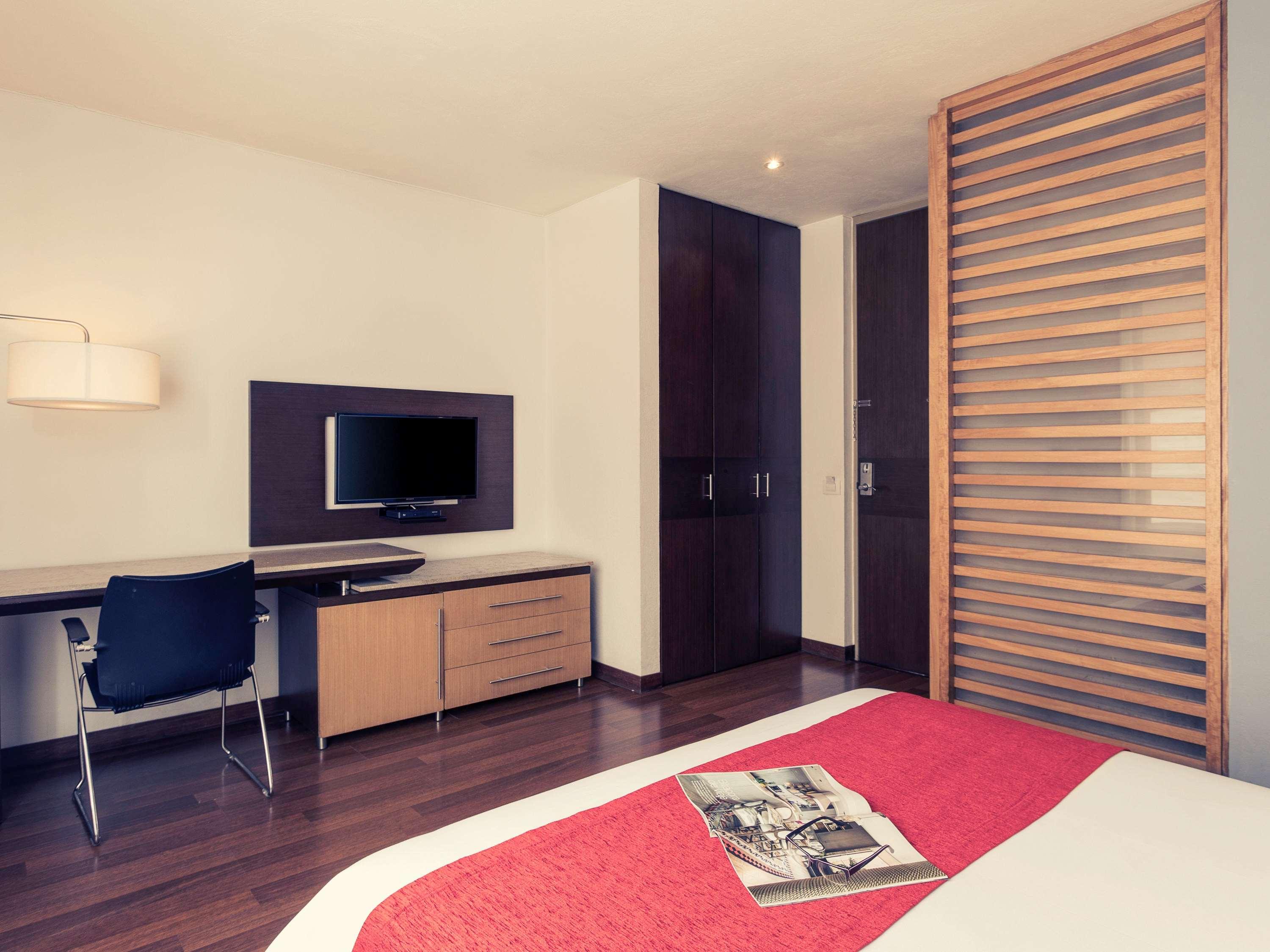 Double Queen Size Bed