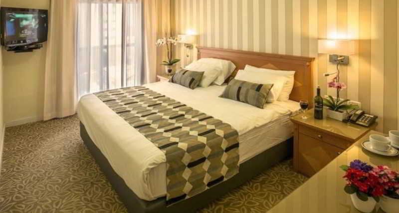 Double or Twin Standard