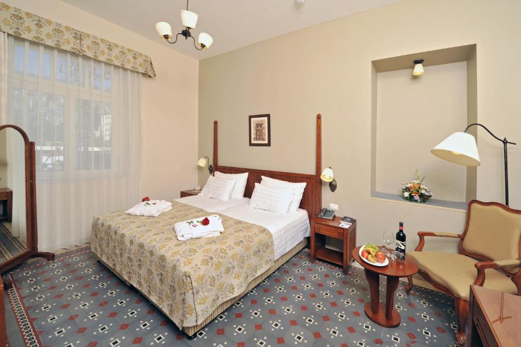 Double or Twin Deluxe