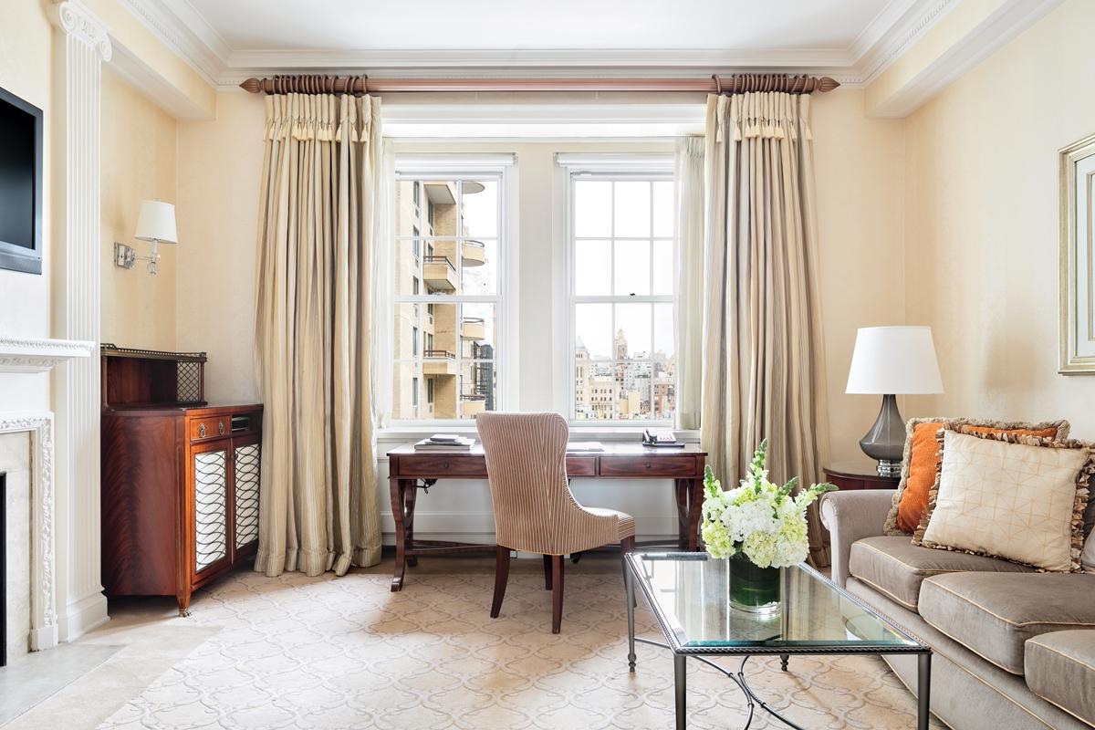 Suite City View King Bed