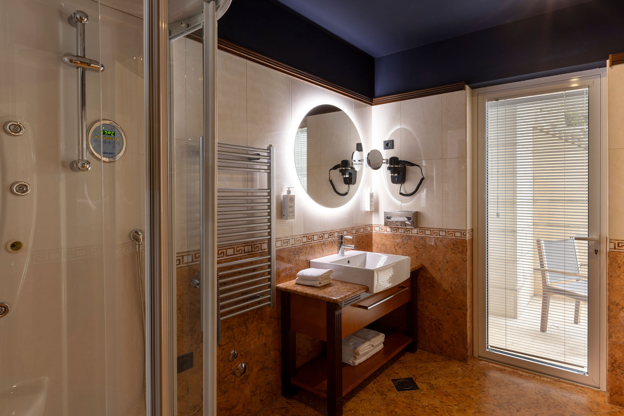 Room Connecting Room