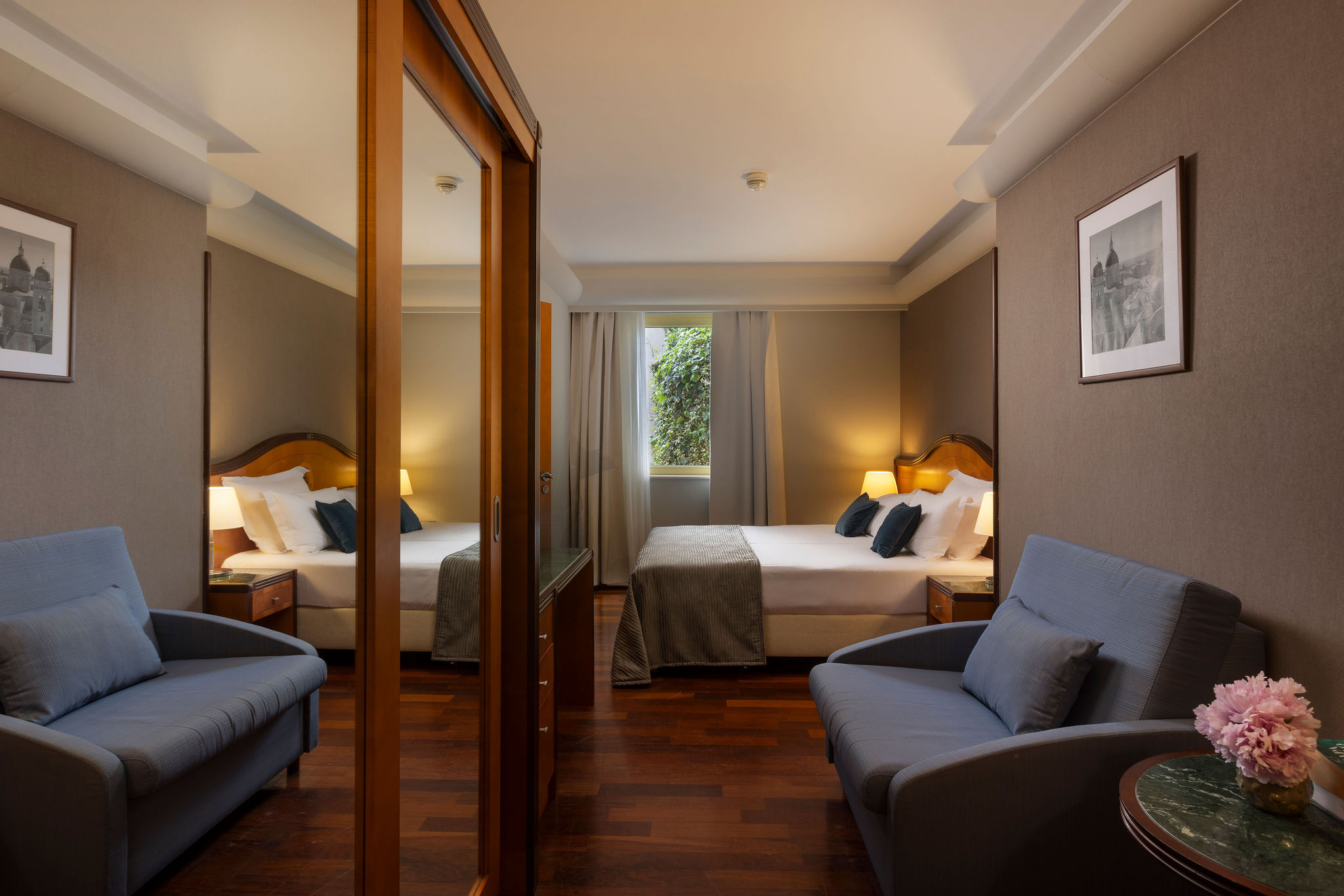 Room Connecting Room