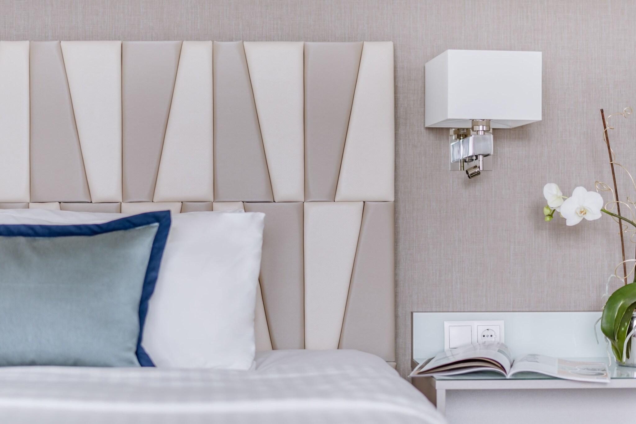 Double Deluxe King Bed