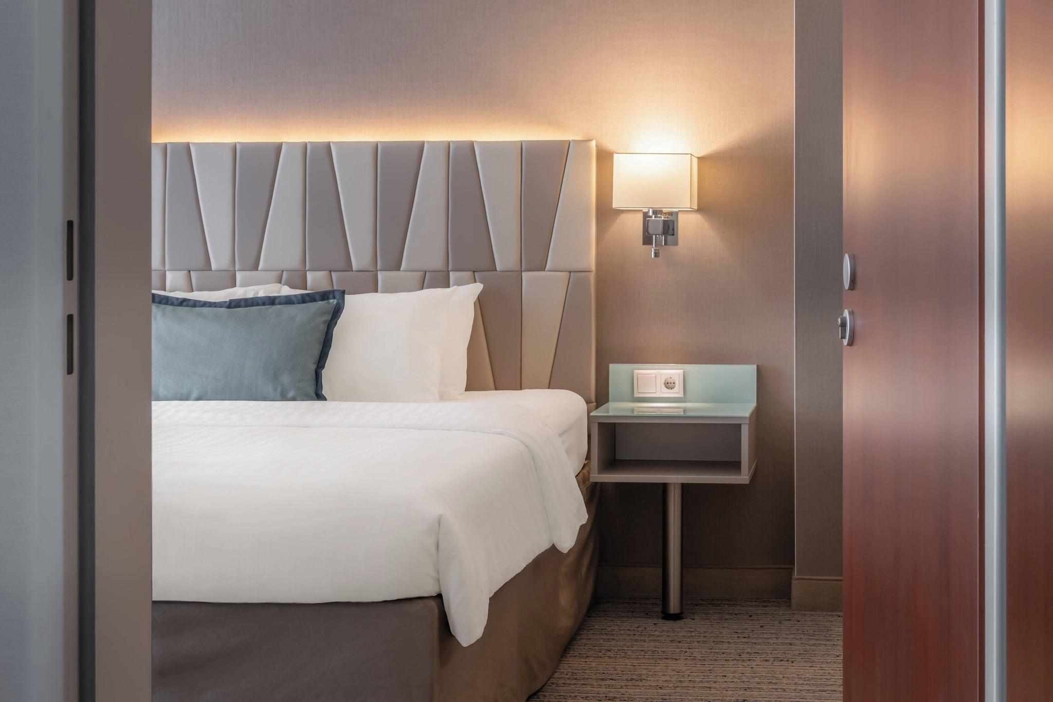 Double Deluxe King Bed