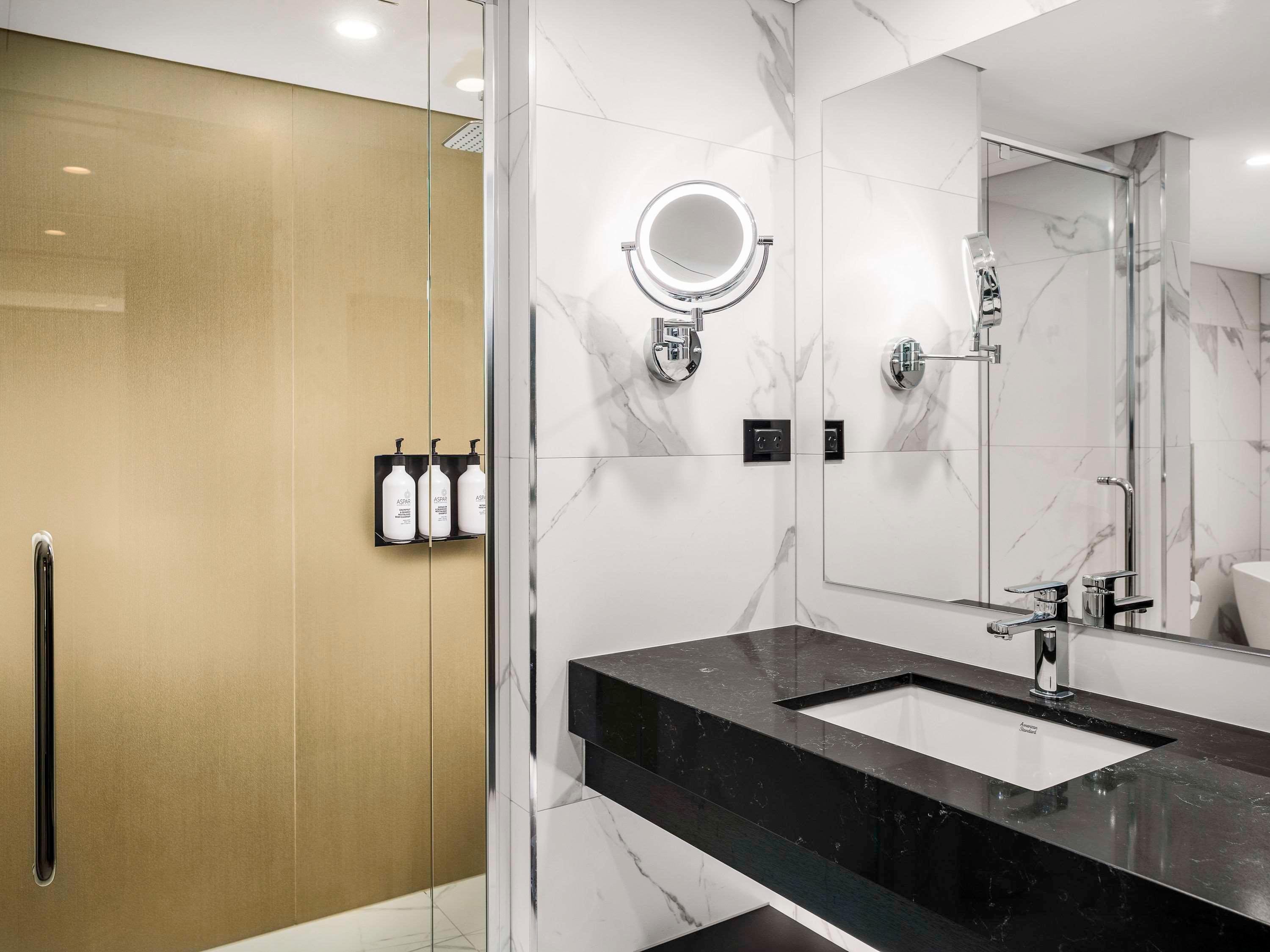 Double Classic Queen Bed