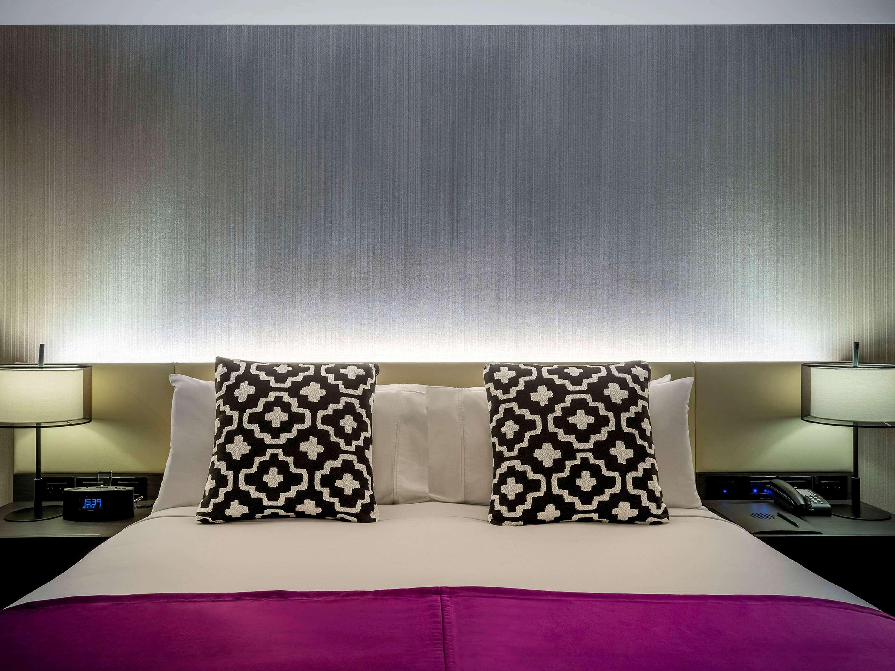 Double Classic Queen Bed