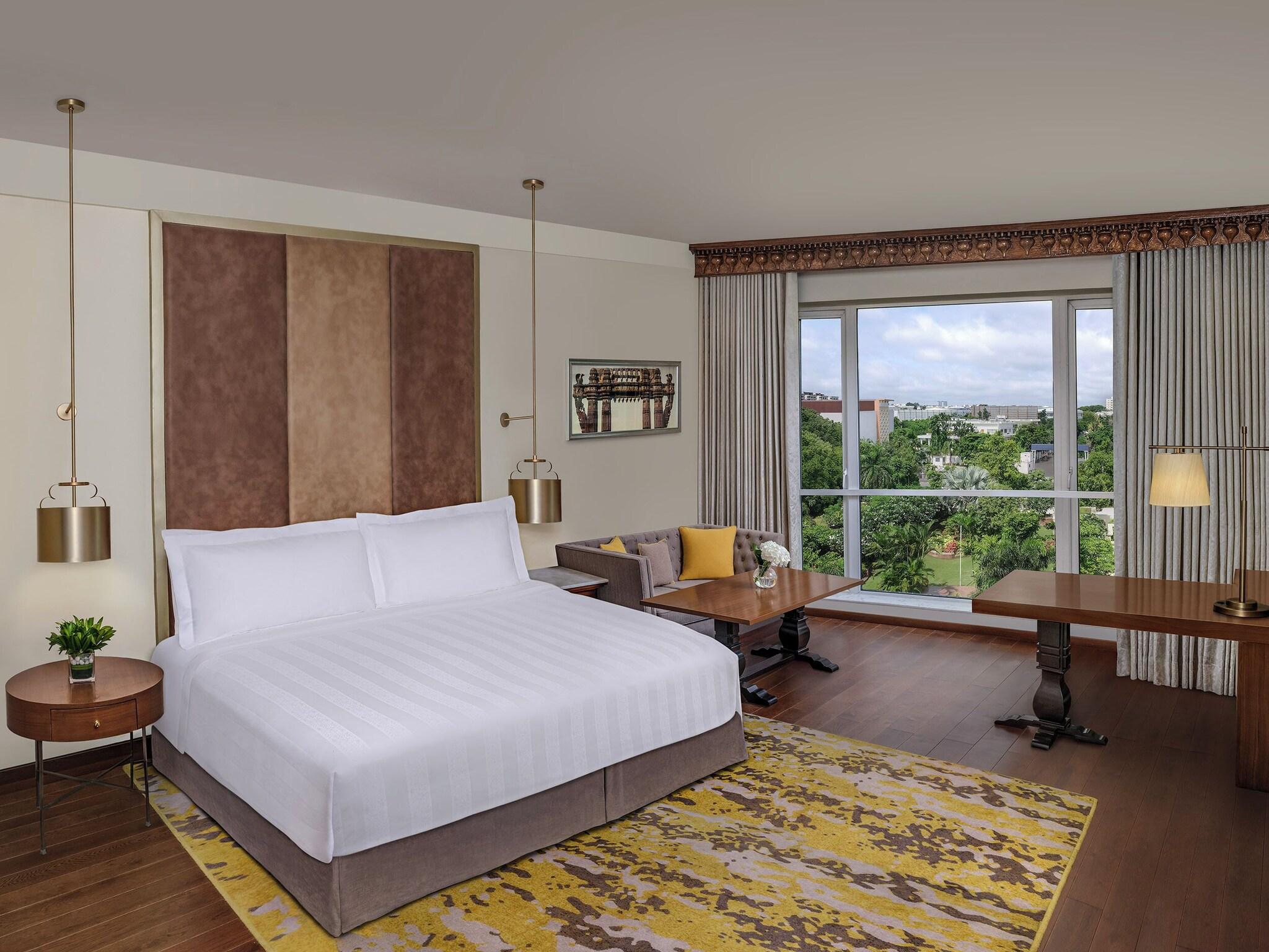 Double Club King Bed