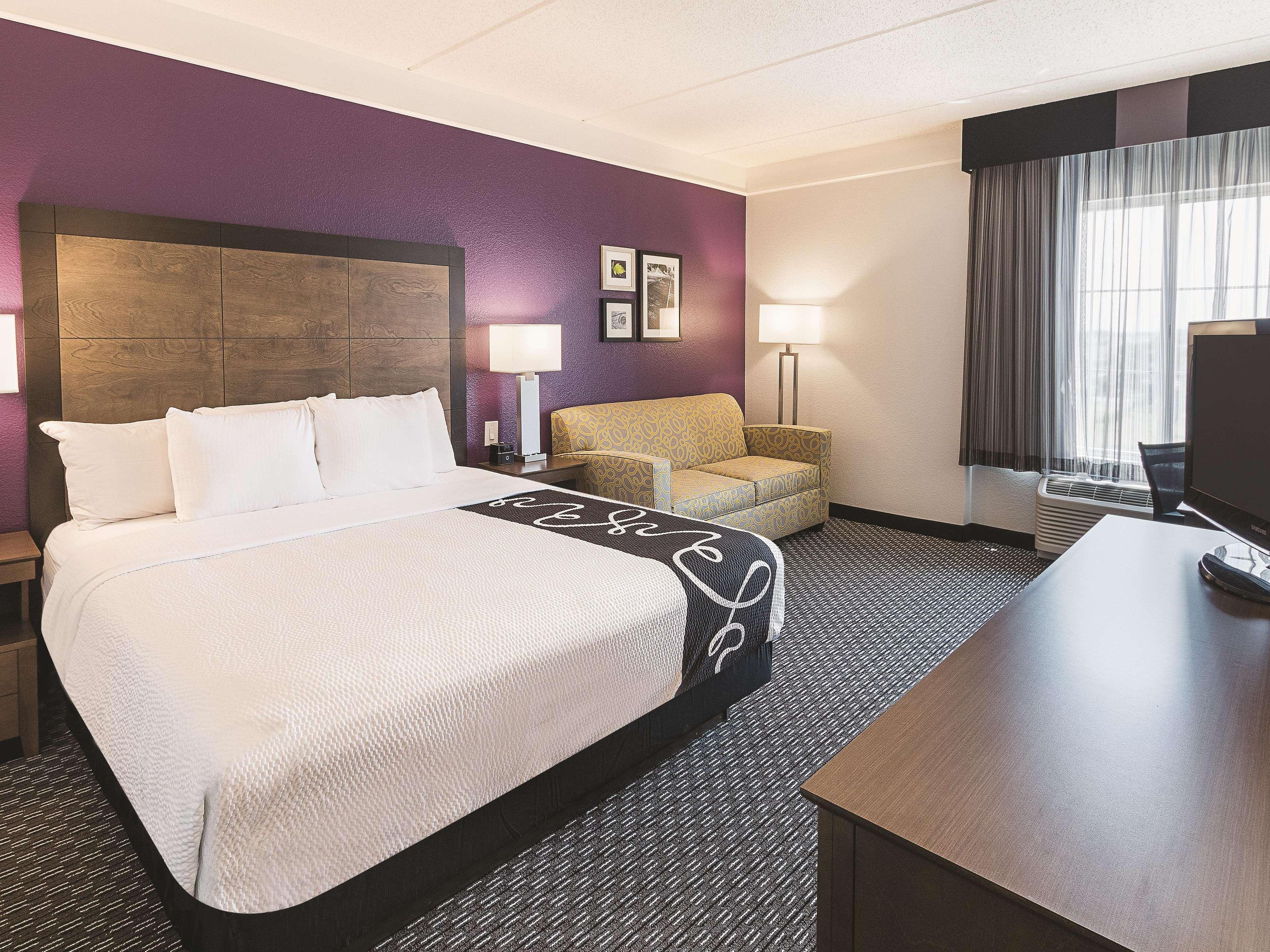 Room Deluxe King Bed