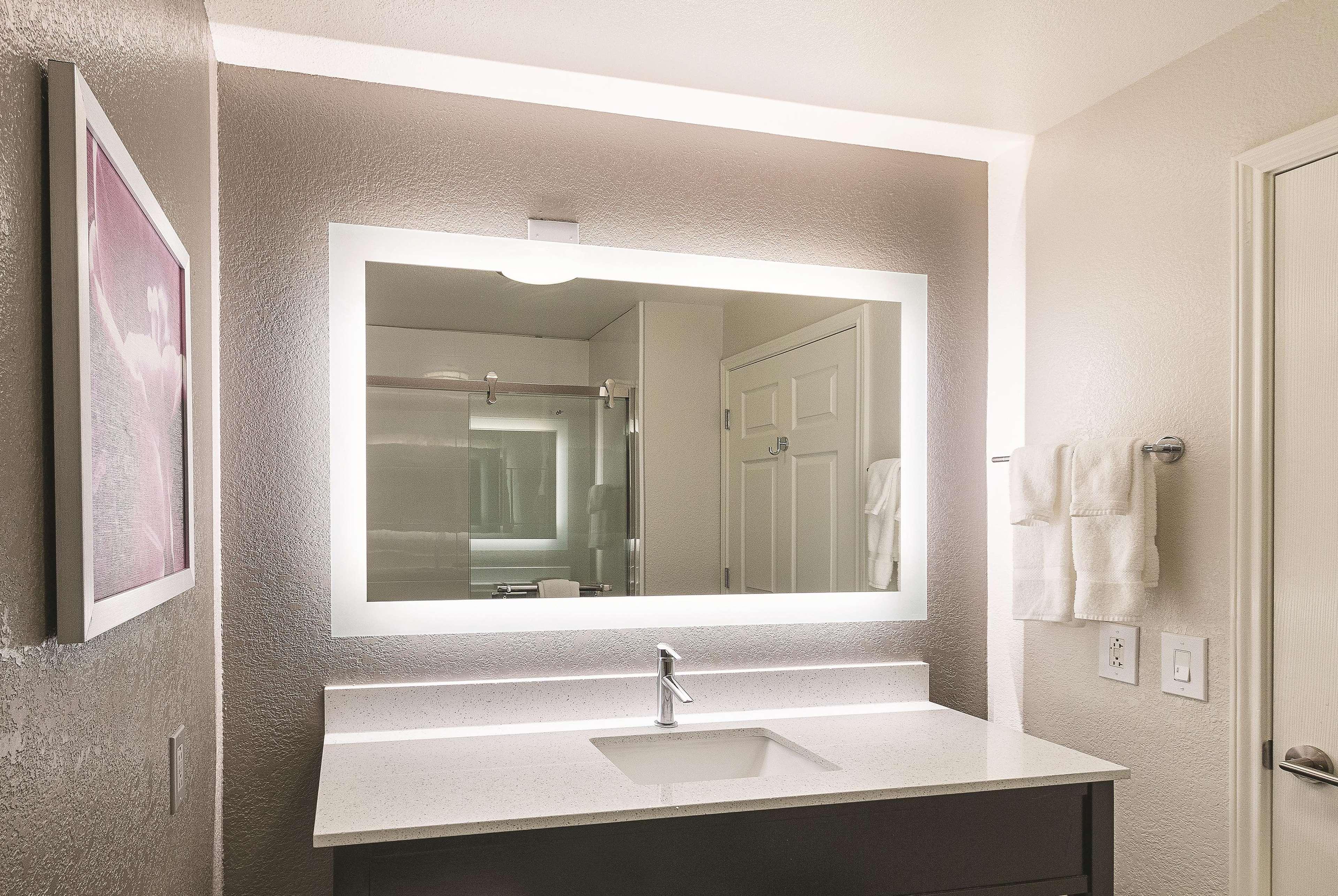 Room King Bed Non Smoking