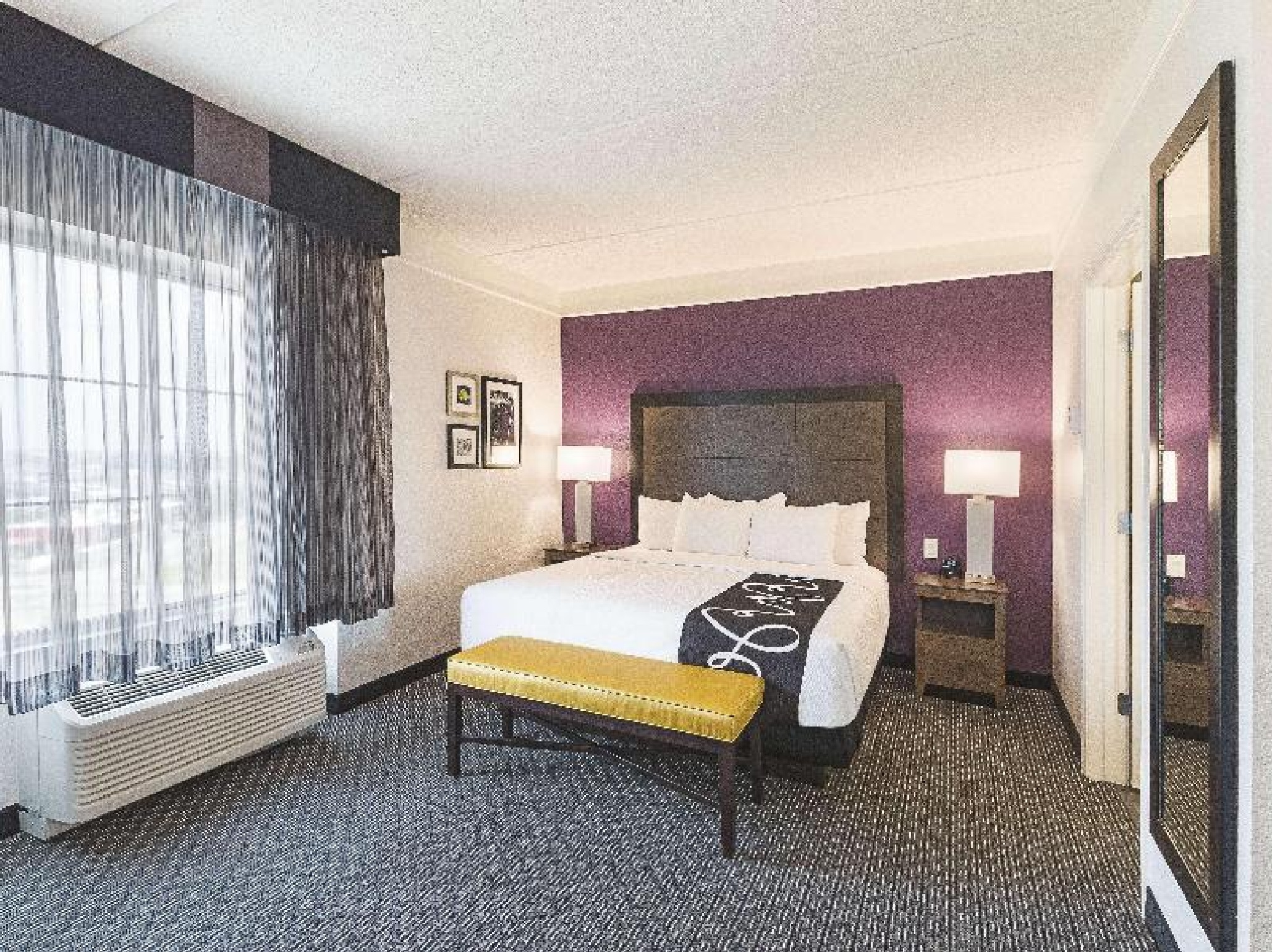 Suite Deluxe King Bed