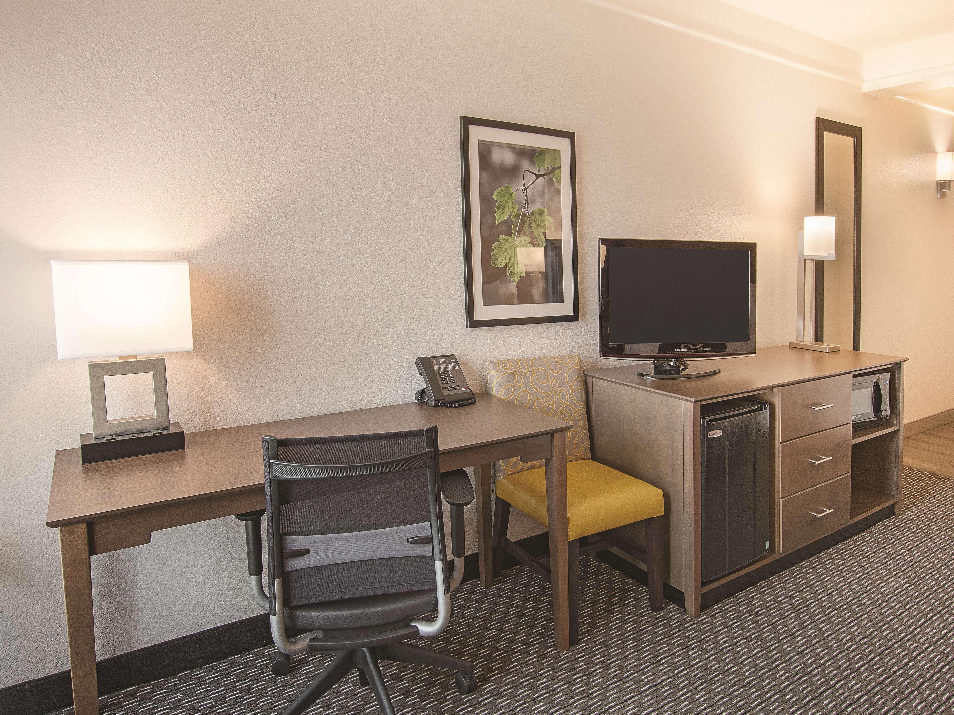 Room Deluxe King Bed