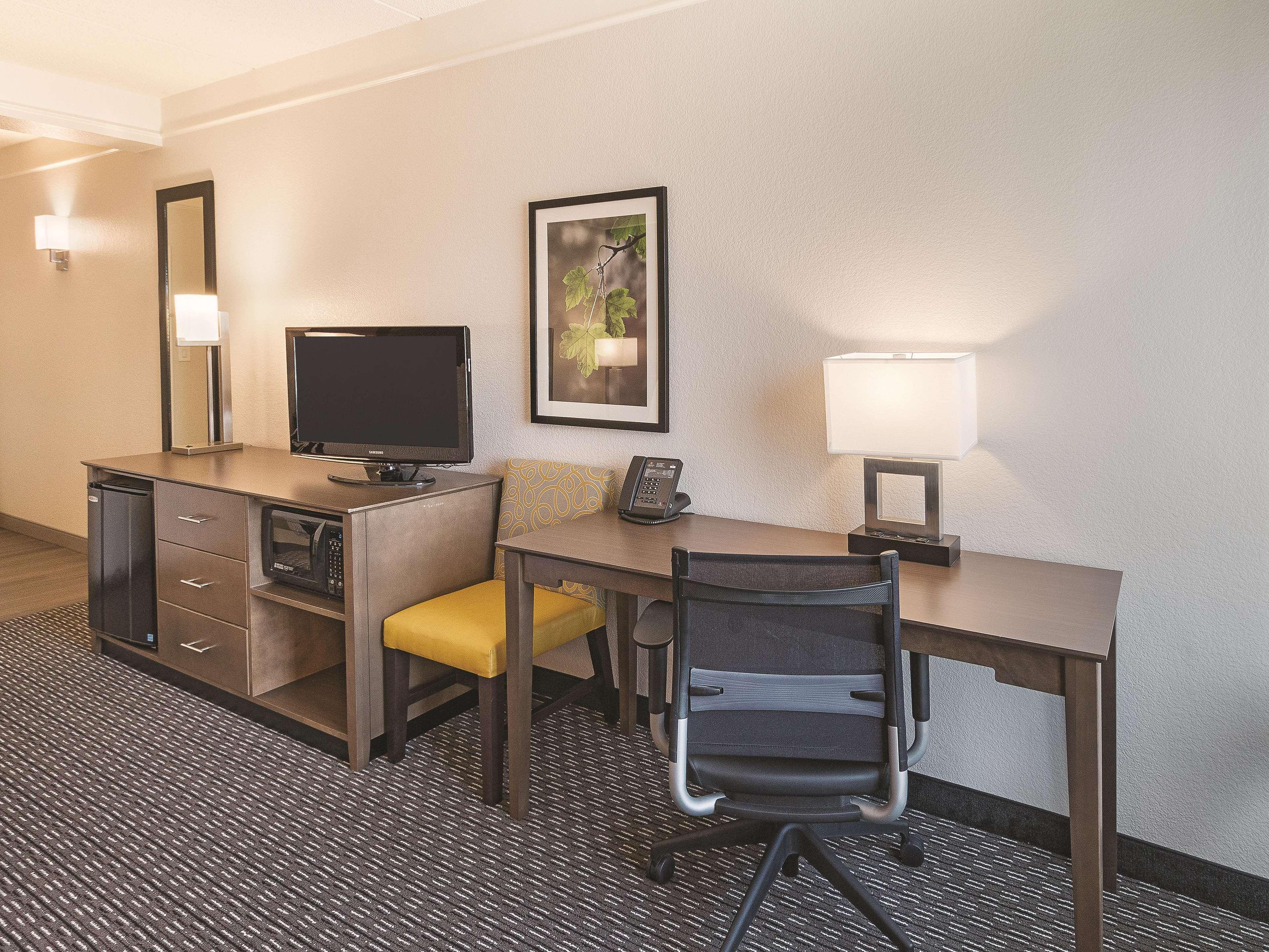 Room King Bed Non Smoking