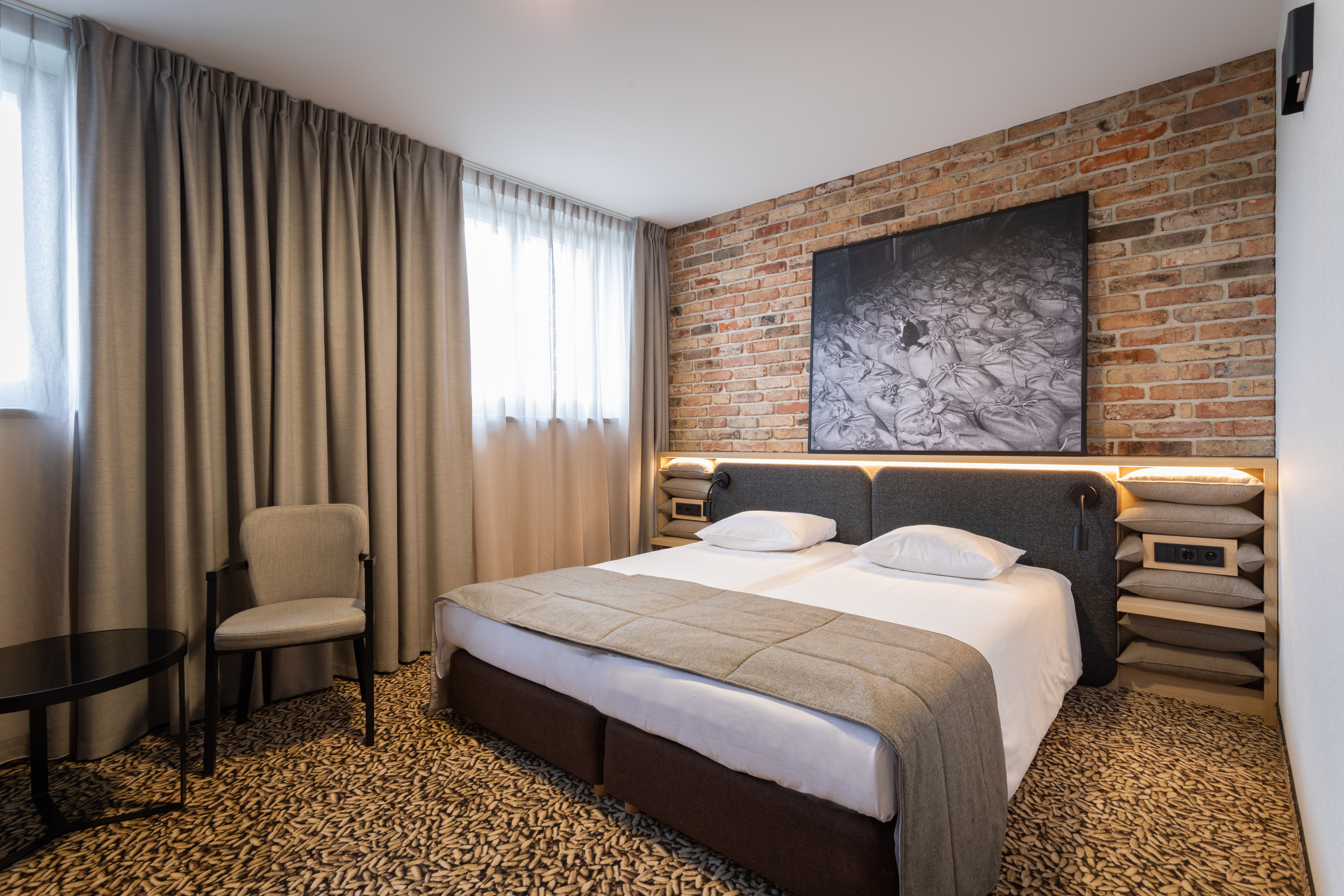 Double or Twin Standard