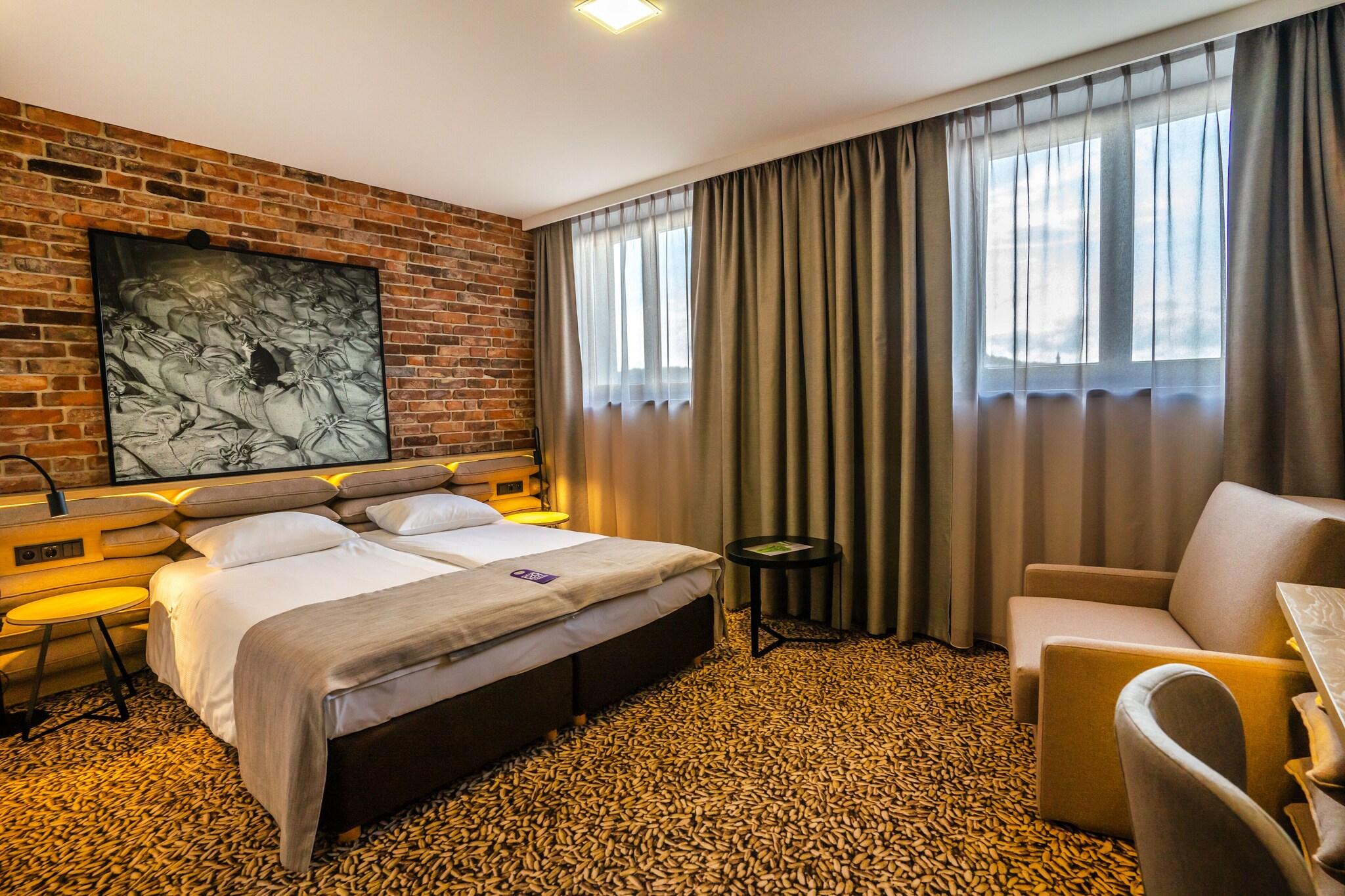 Twin Premium Queen Bed