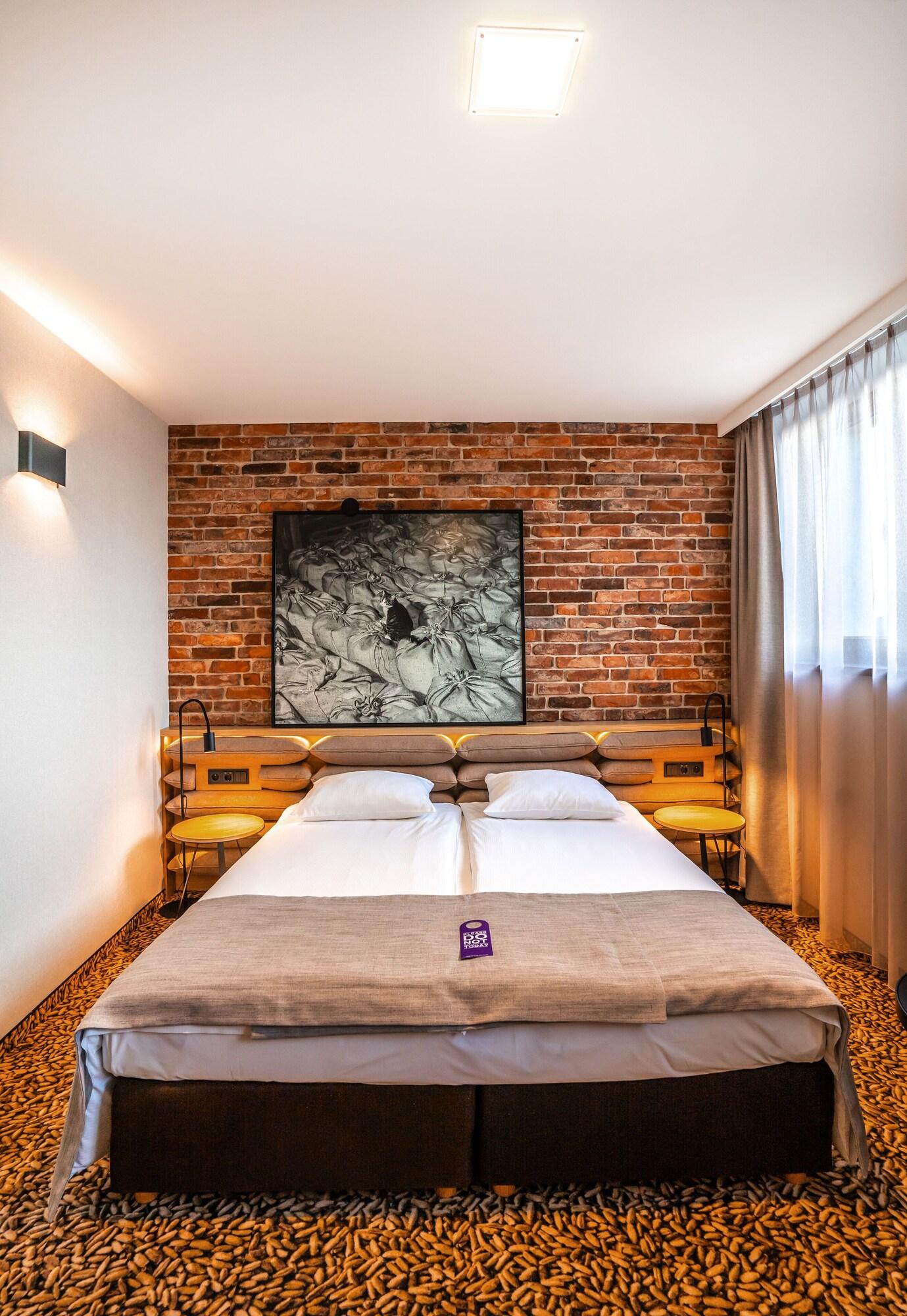 Twin Premium Queen Bed