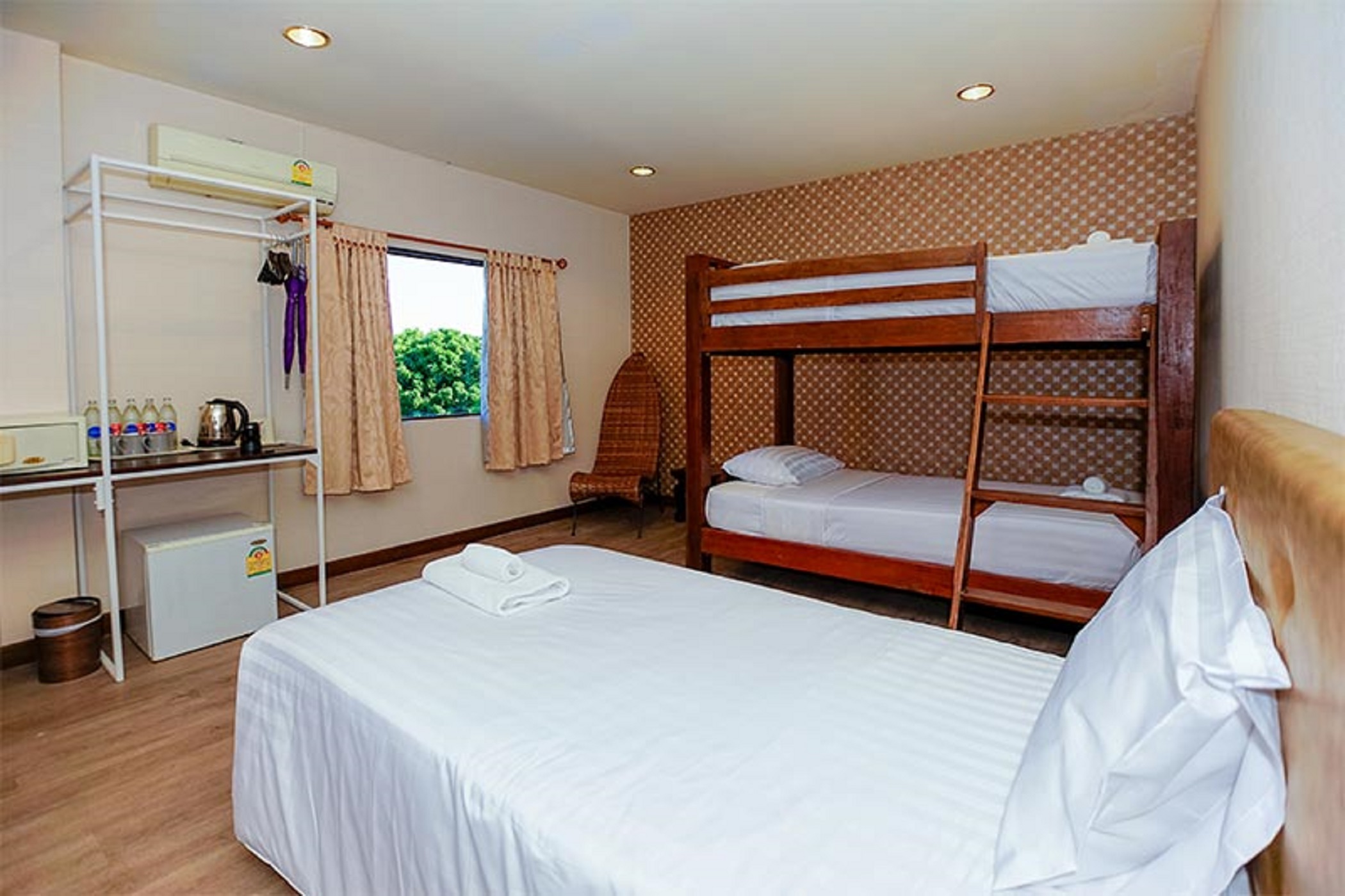 Family Room Capacity 5