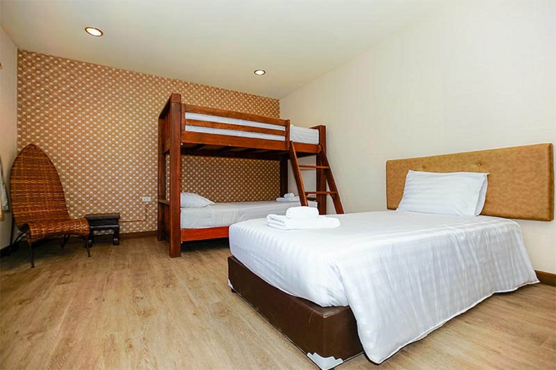 Family Room Capacity 5