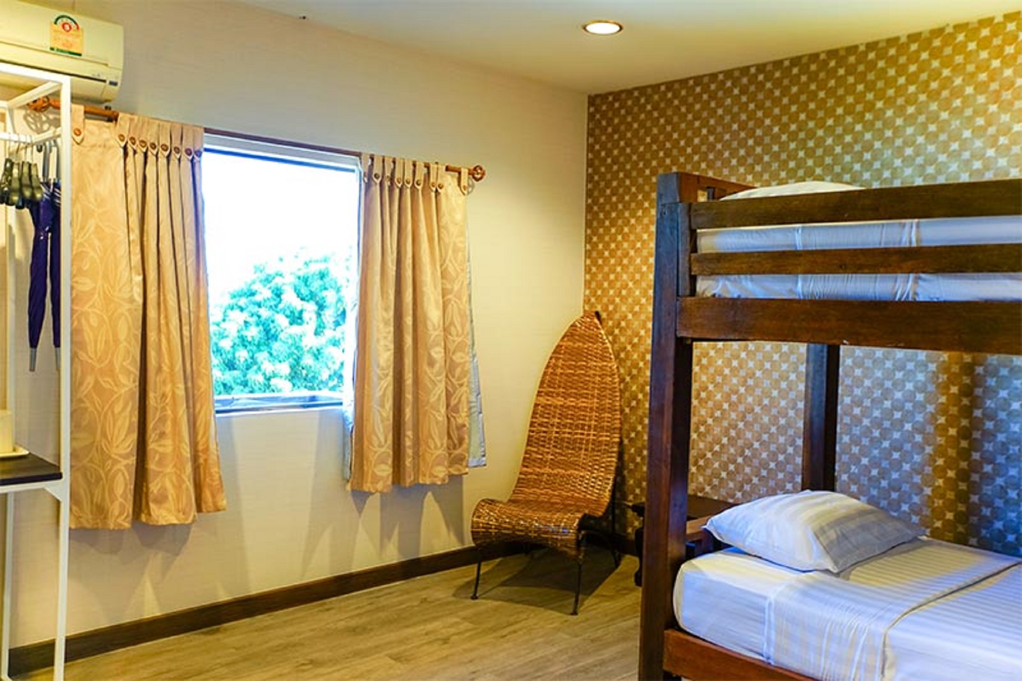 Family Room Capacity 5