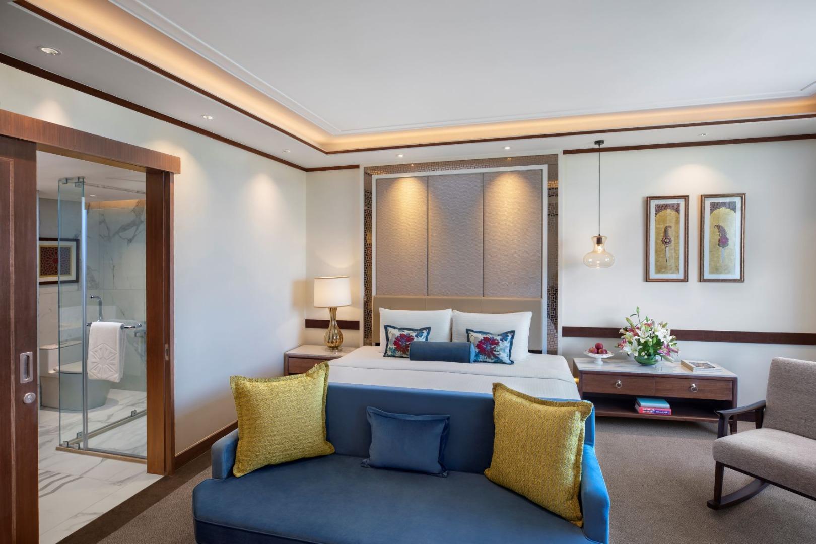 Junior Suite Pool View King Bed