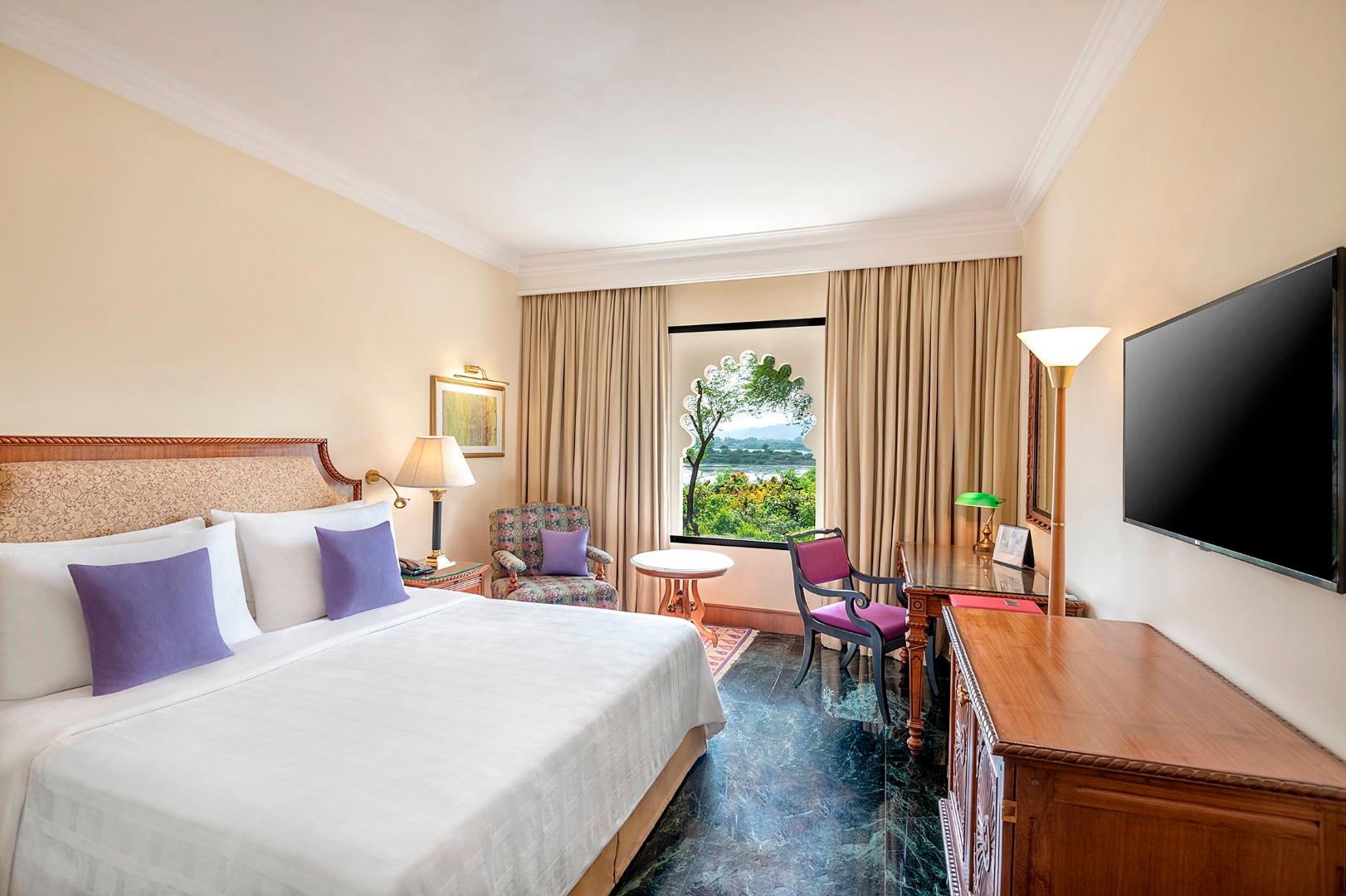 Double Deluxe King Bed