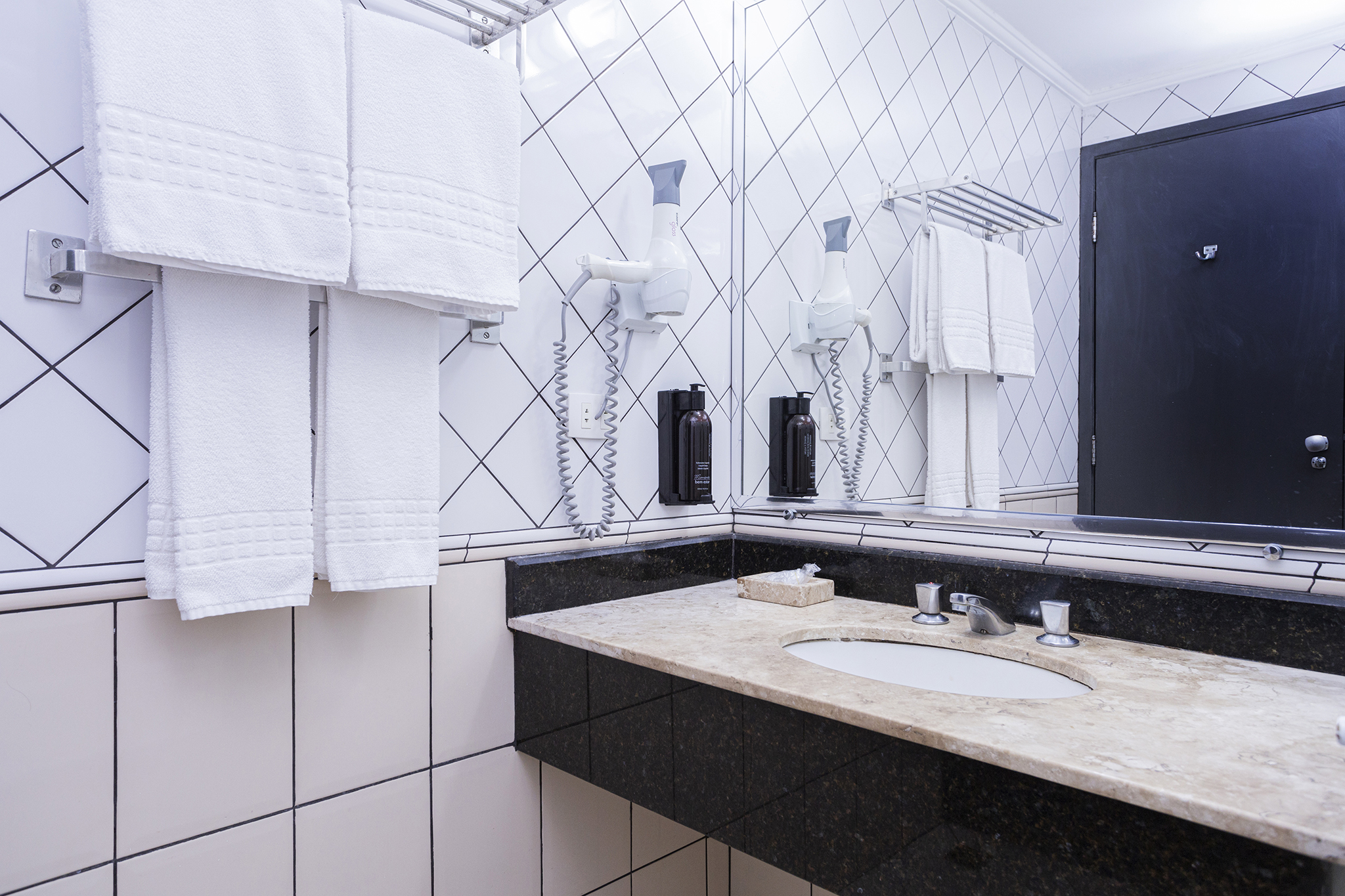 Suite Deluxe with Air Conditioning