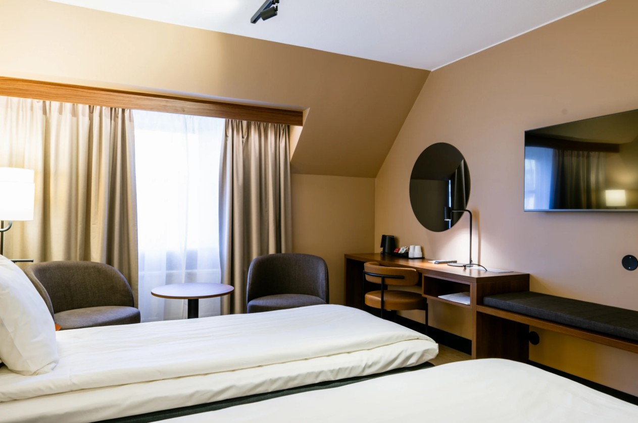 Double or Twin Standard