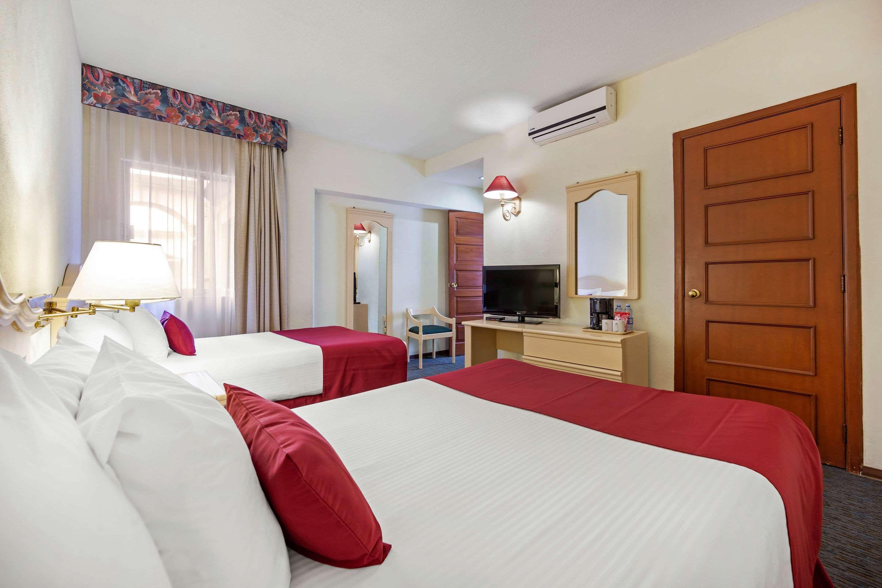 Suite Two Queen Beds Non Smoking