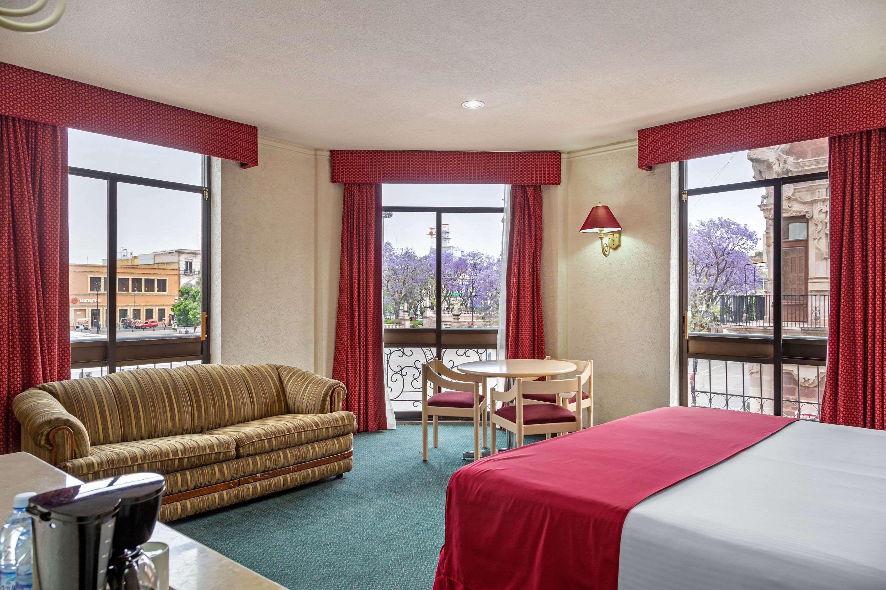 Suite King Bed Non Smoking