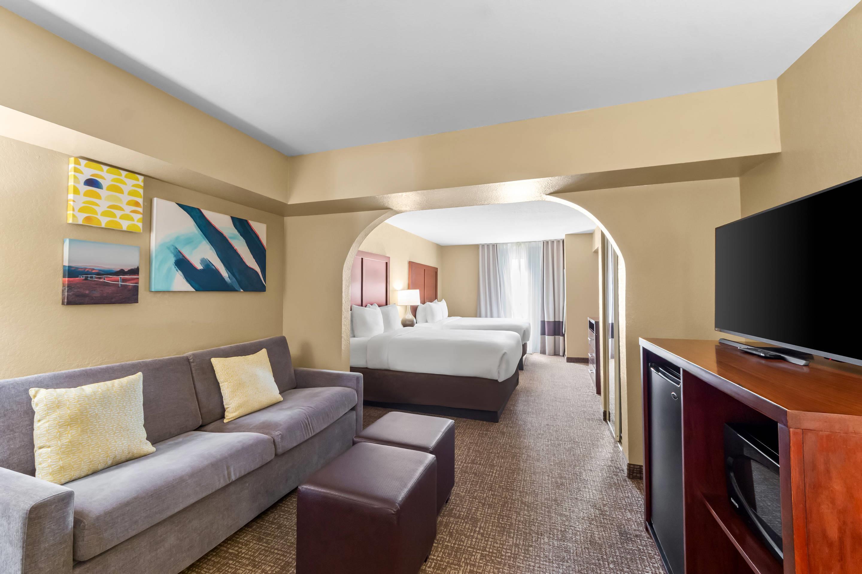 Suite Two Queen Beds