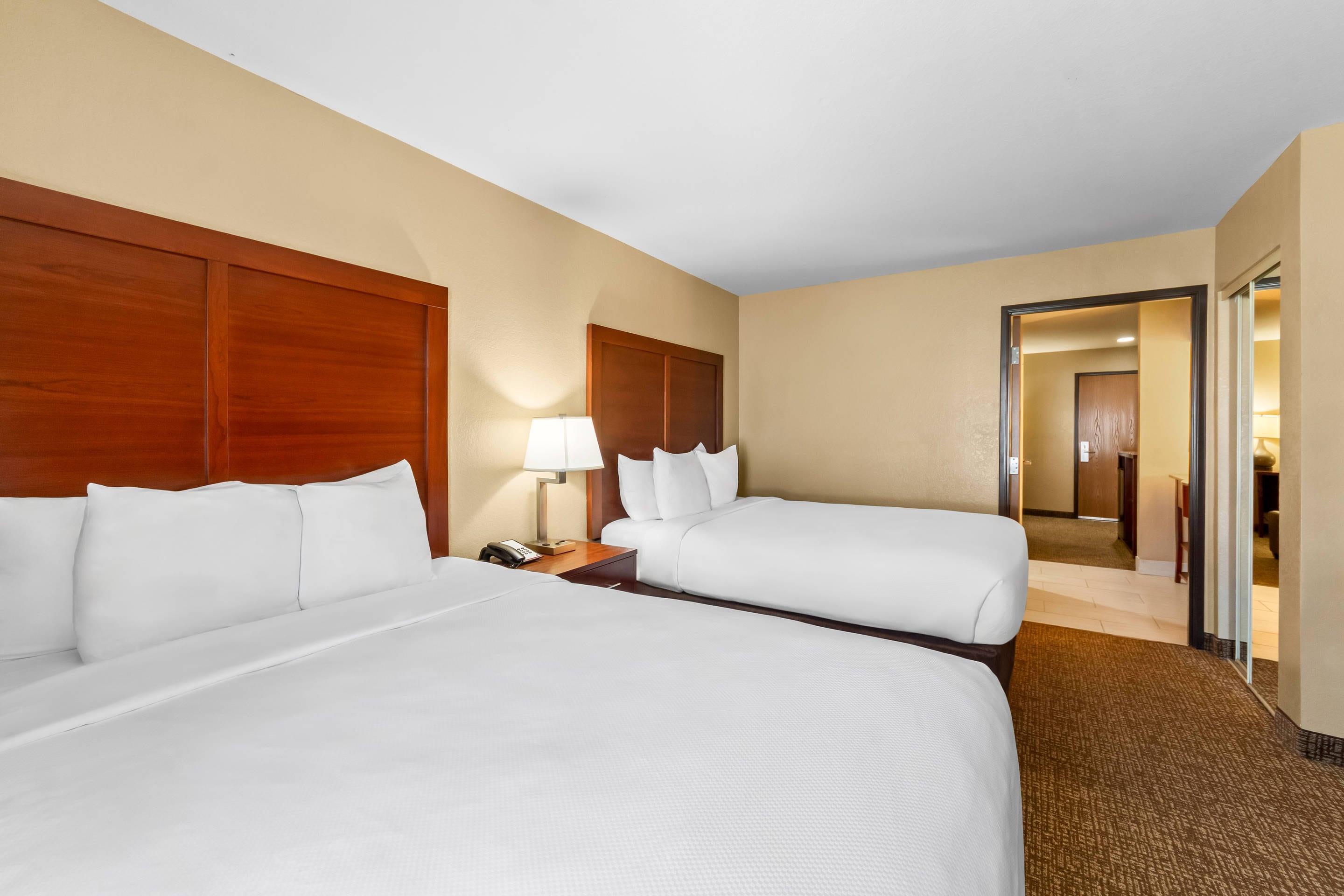 Suite Two Queen Beds Non Smoking
