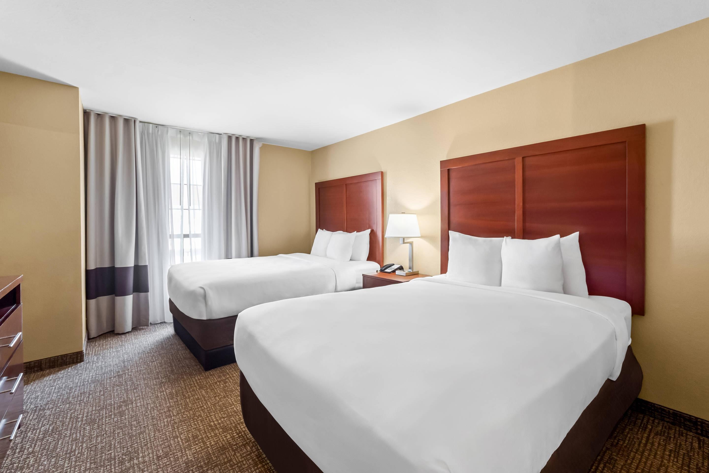 Suite Two Queen Beds Non Smoking