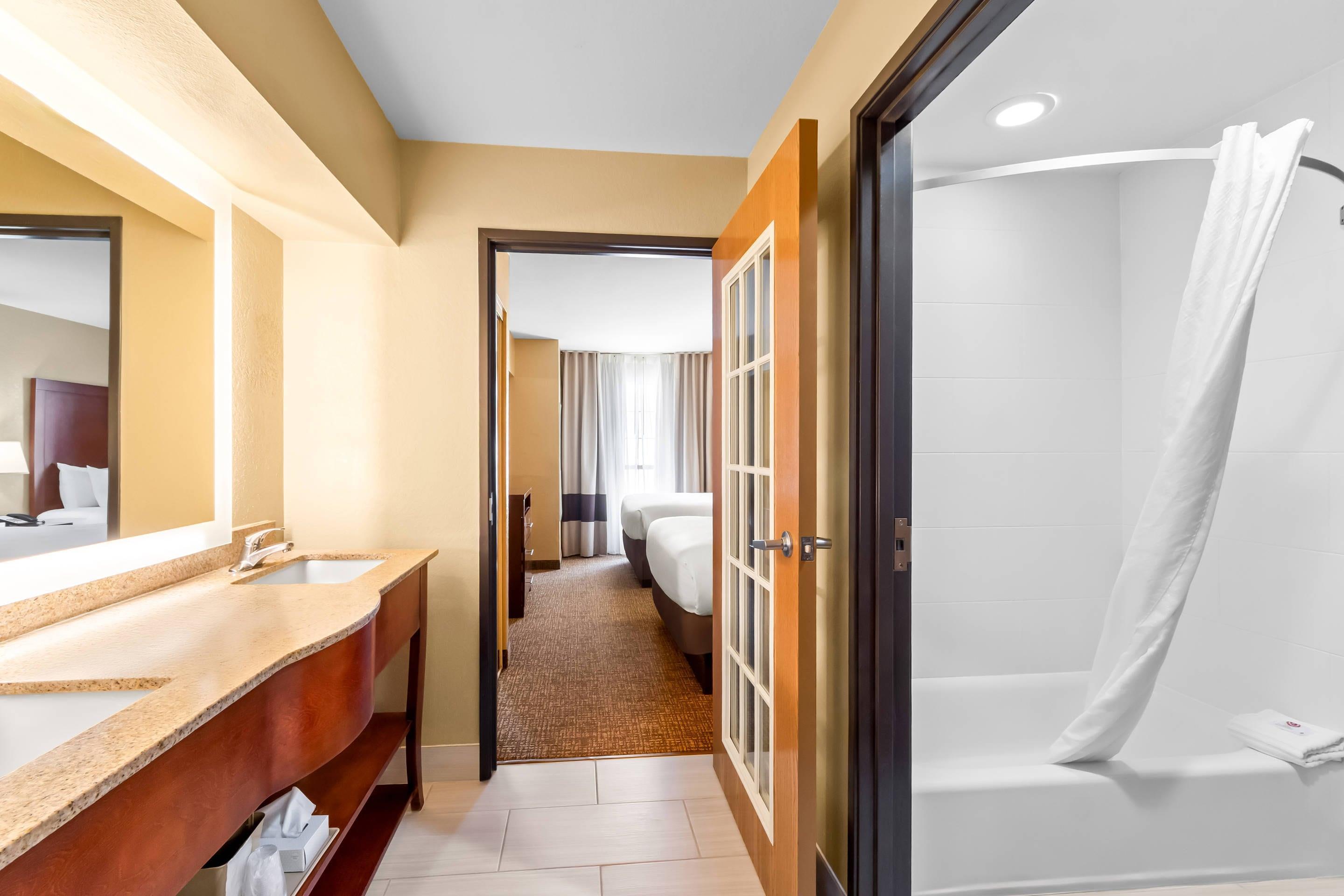 Suite Two Queen Beds Non Smoking