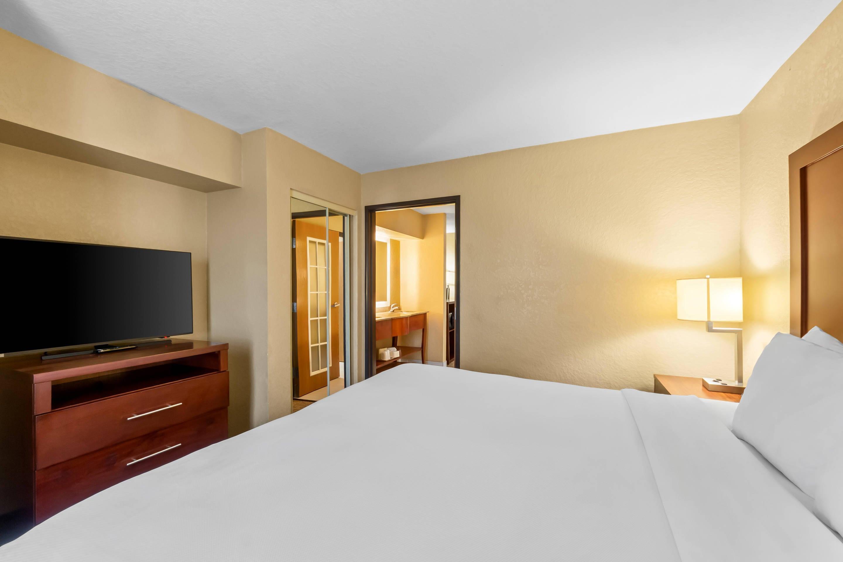 Suite King Size Bed