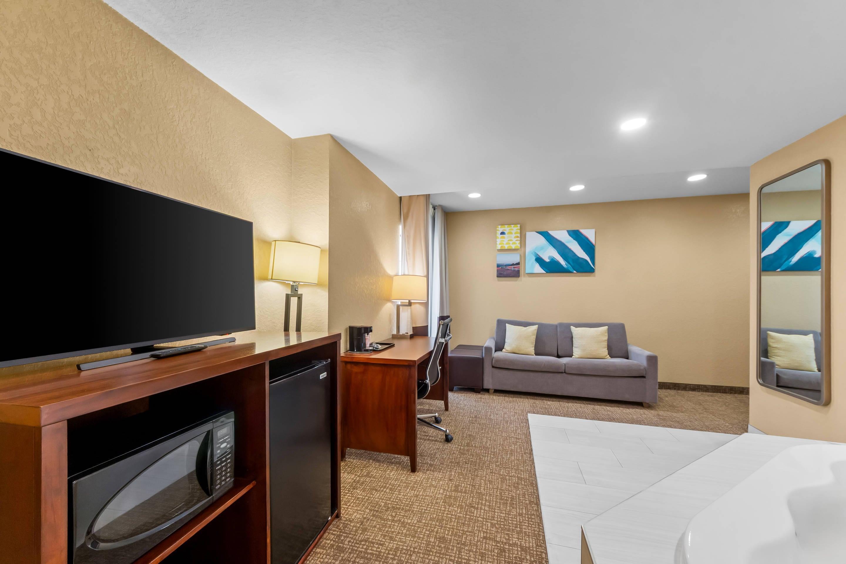 Suite King Size Bed