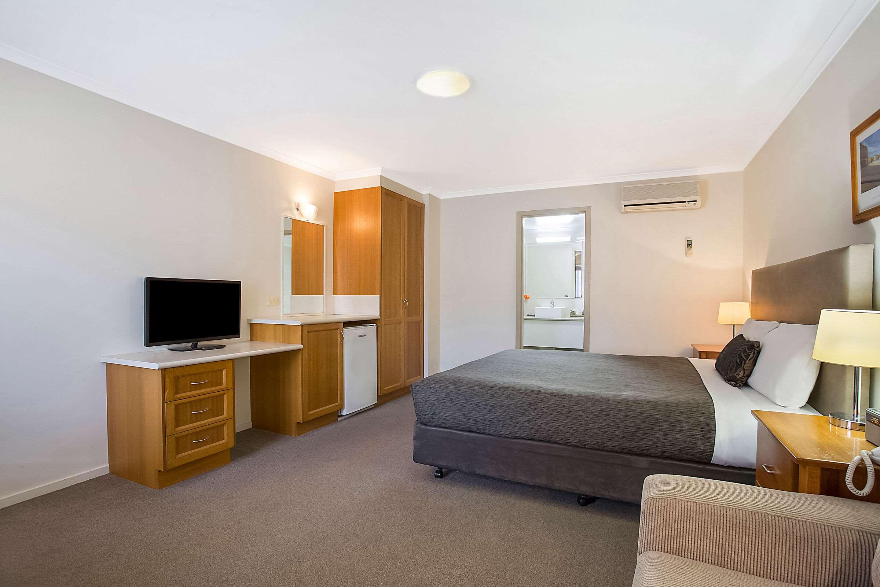 Double Queen Size Bed